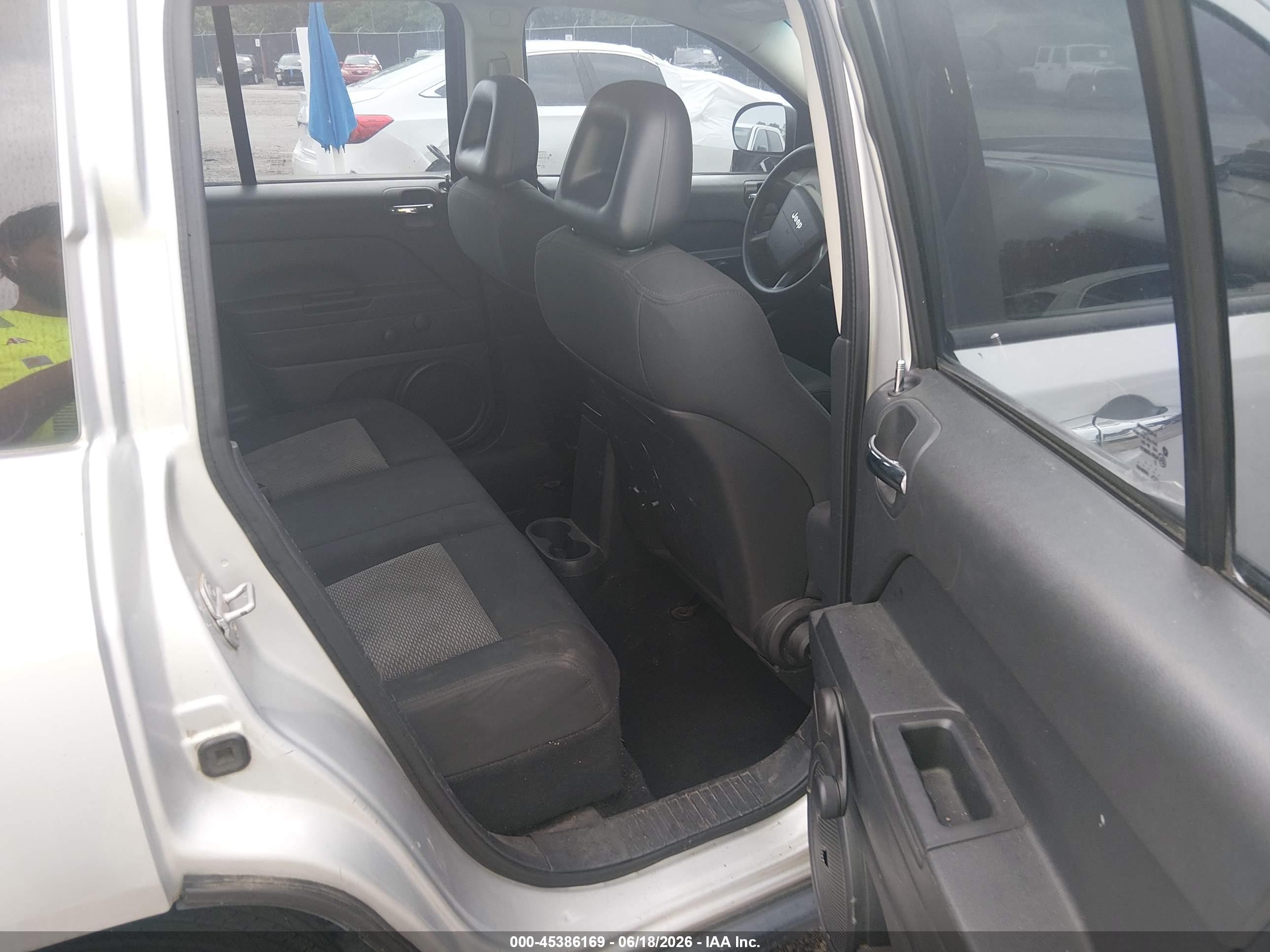 2009 Jeep Compass Sport Gray vin: 1J4FT47B09D134099