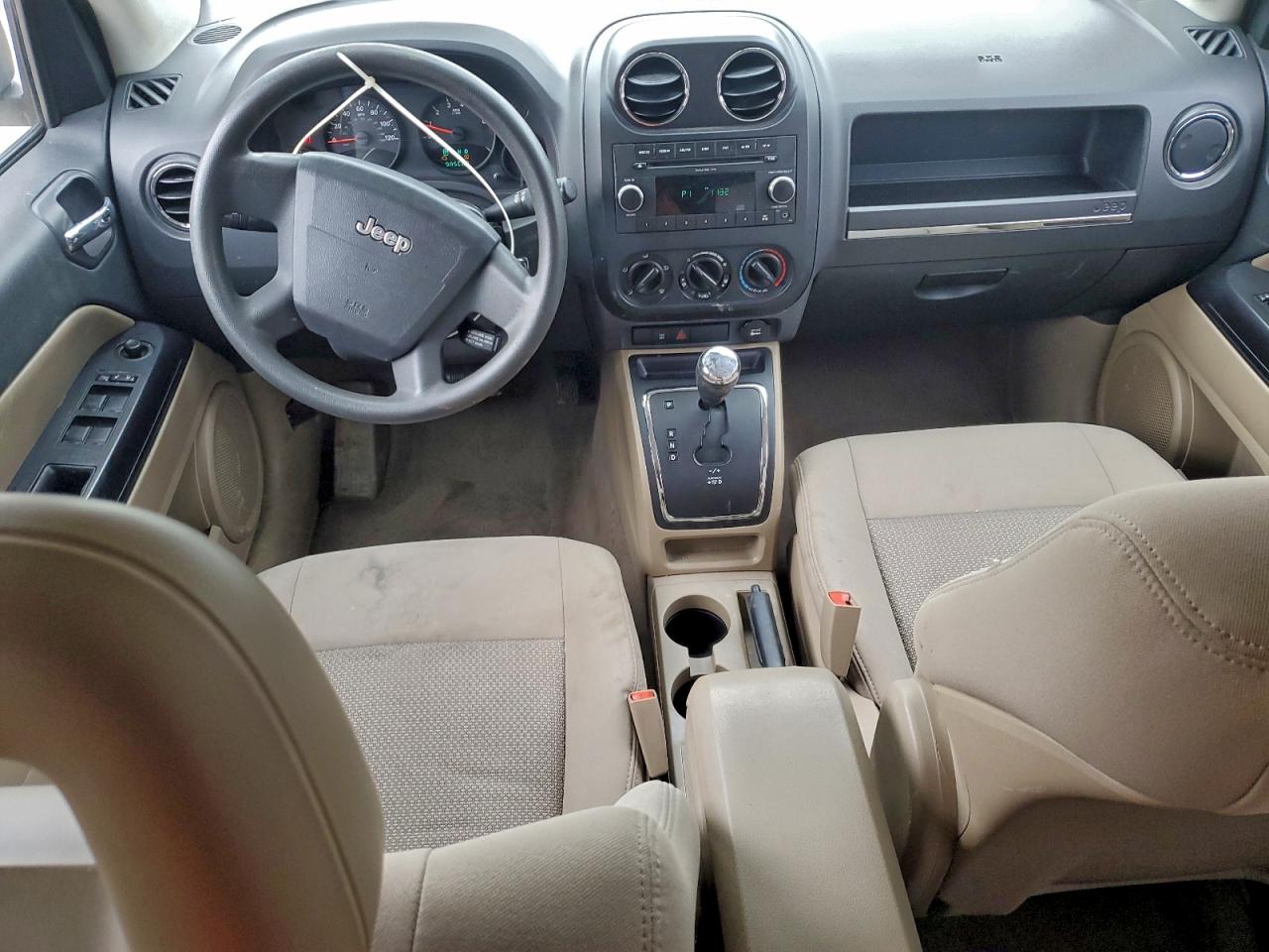 2009 Jeep Compass Sport Tan vin: 1J4FT47B19D201860