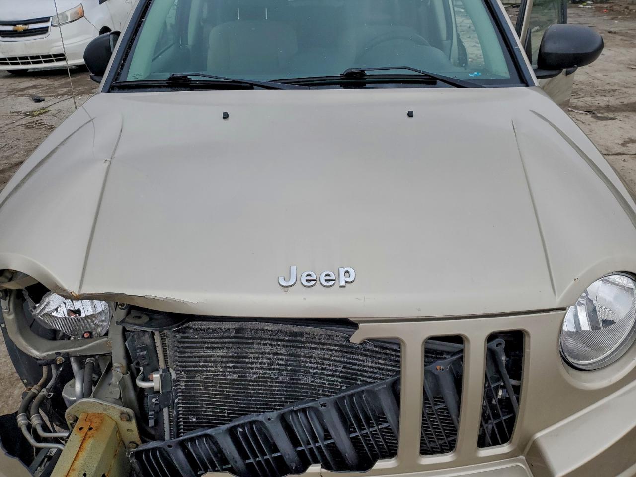 2009 Jeep Compass Sport Tan vin: 1J4FT47B19D201860
