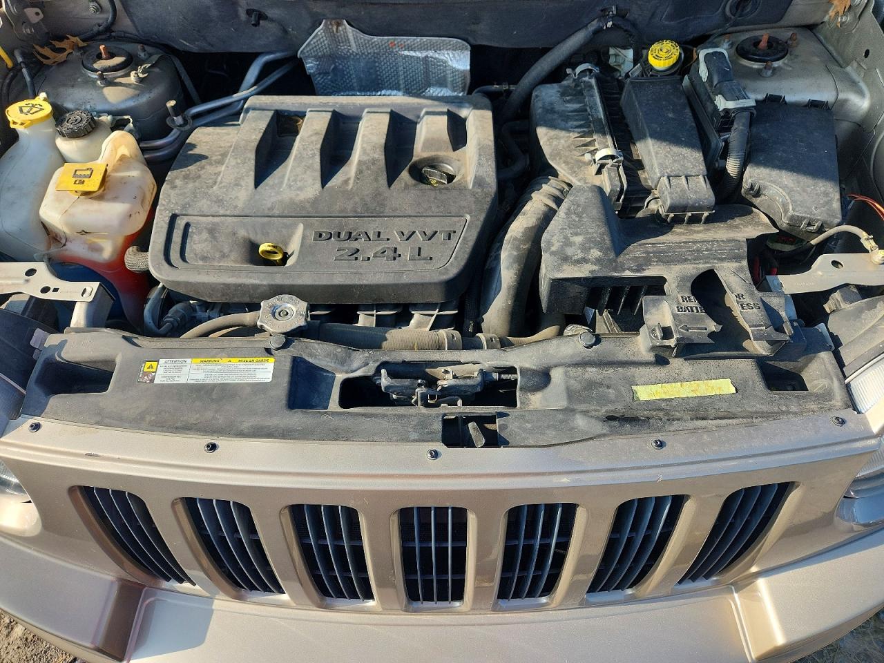 2009 Jeep Compass Sport Tan vin: 1J4FT47B29D223303