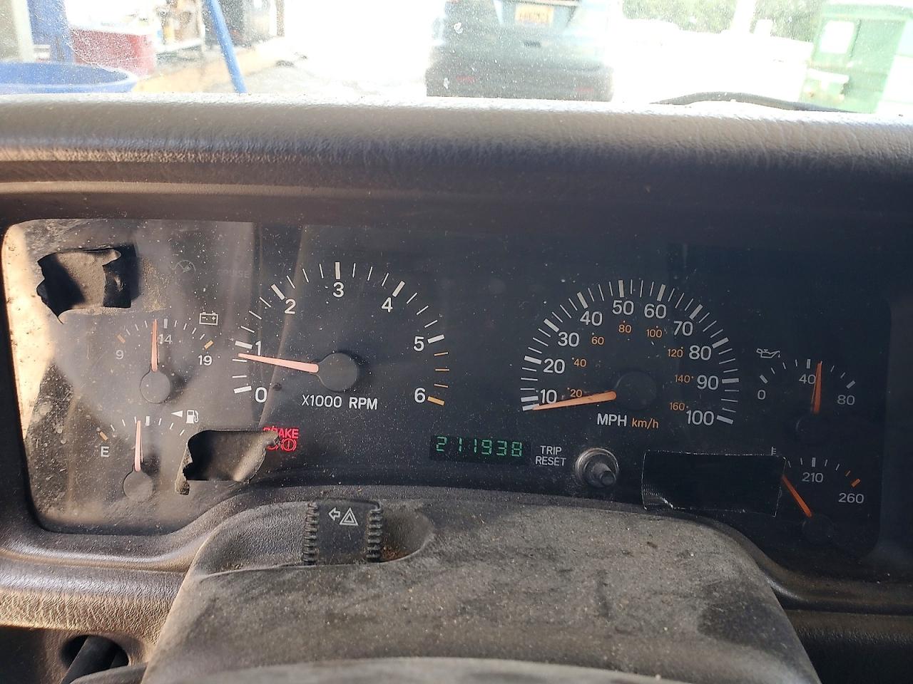 2001 Jeep Cherokee Sport Серый vin: 1J4FT48S01L549688
