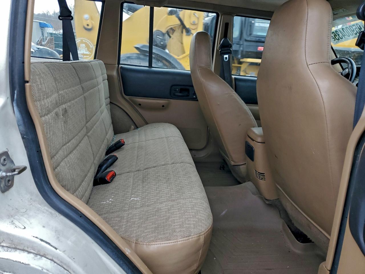 2001 Jeep Cherokee Sport White vin: 1J4FT48S11L548565