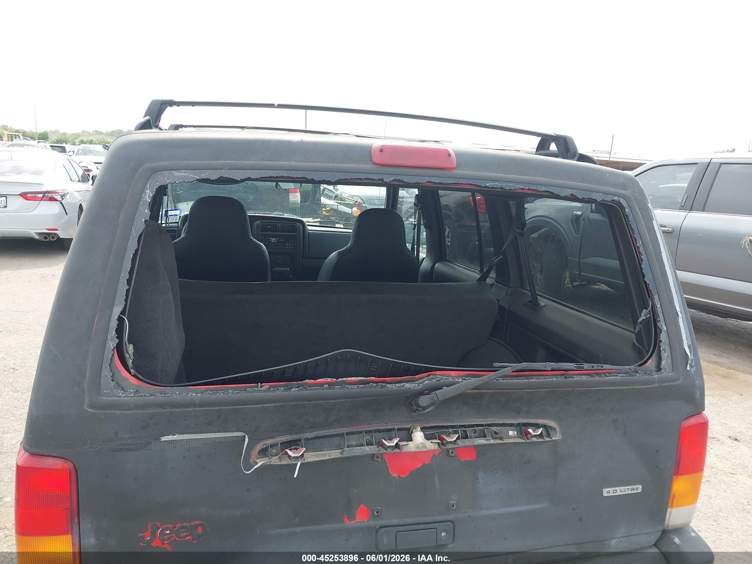 2001 Jeep Cherokee Sport Серый vin: 1J4FT48S21L559736