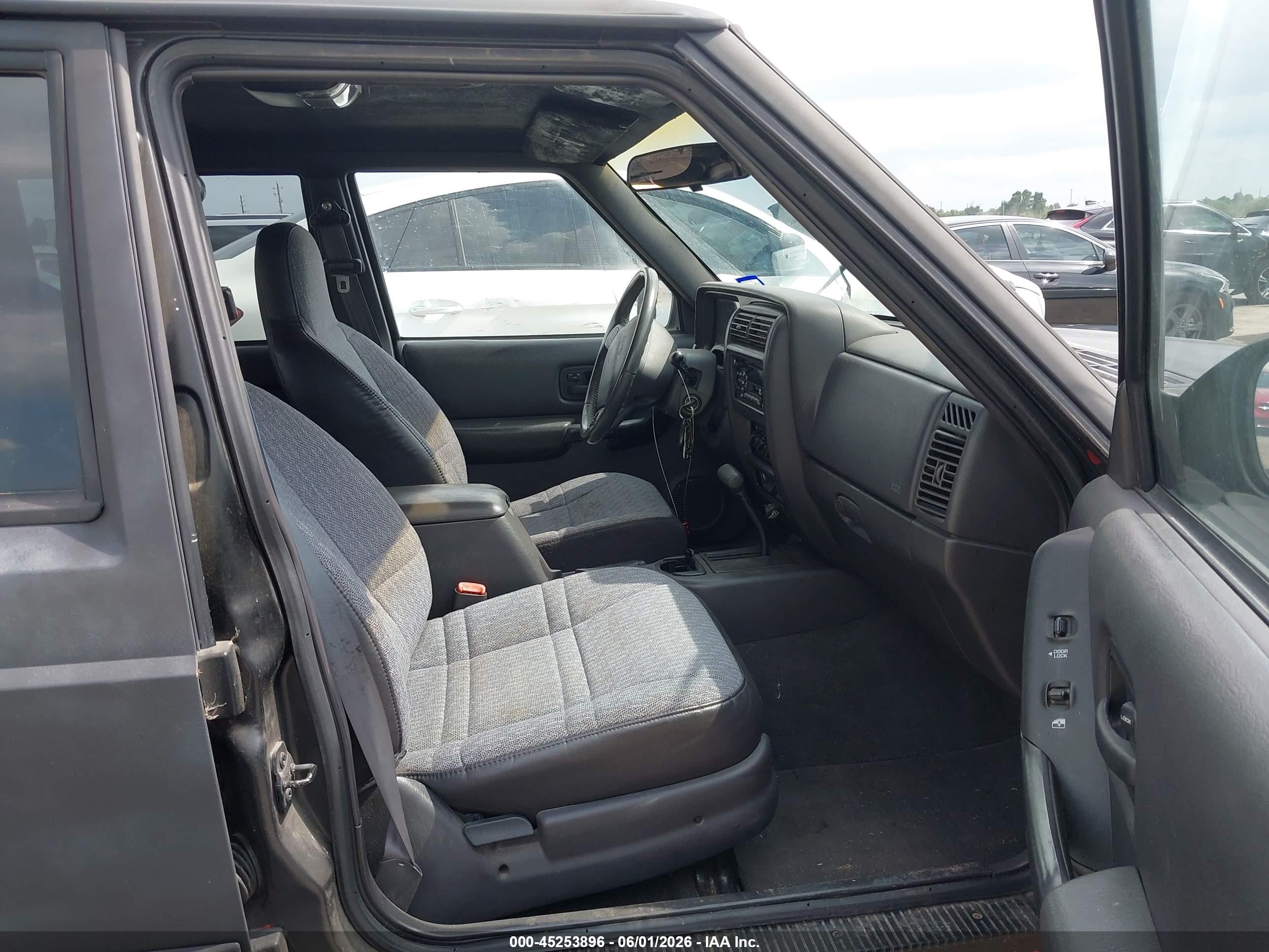 2001 Jeep Cherokee Sport Серый vin: 1J4FT48S21L559736