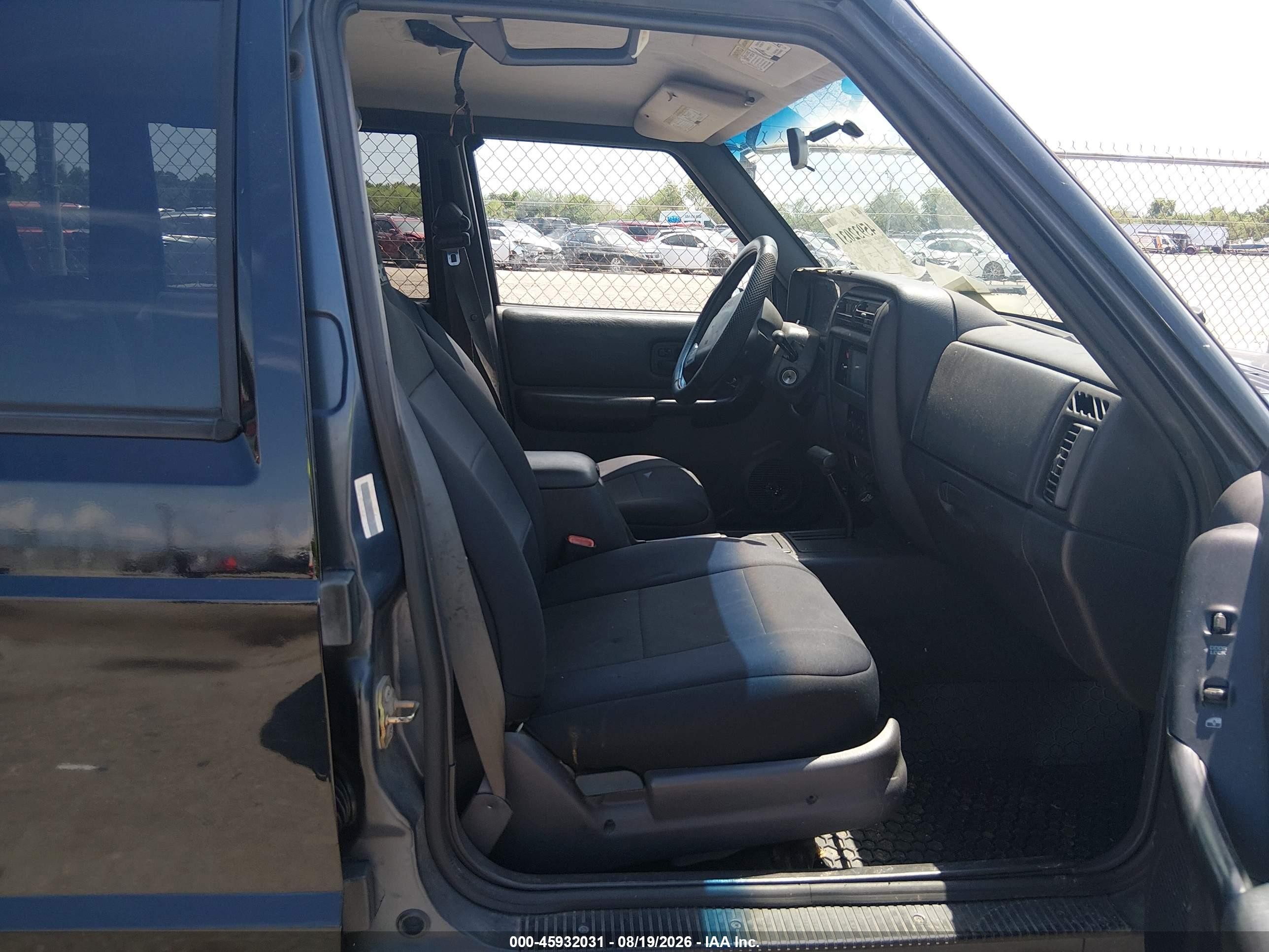 2001 Jeep Cherokee Sport Black vin: 1J4FT48S31L608717