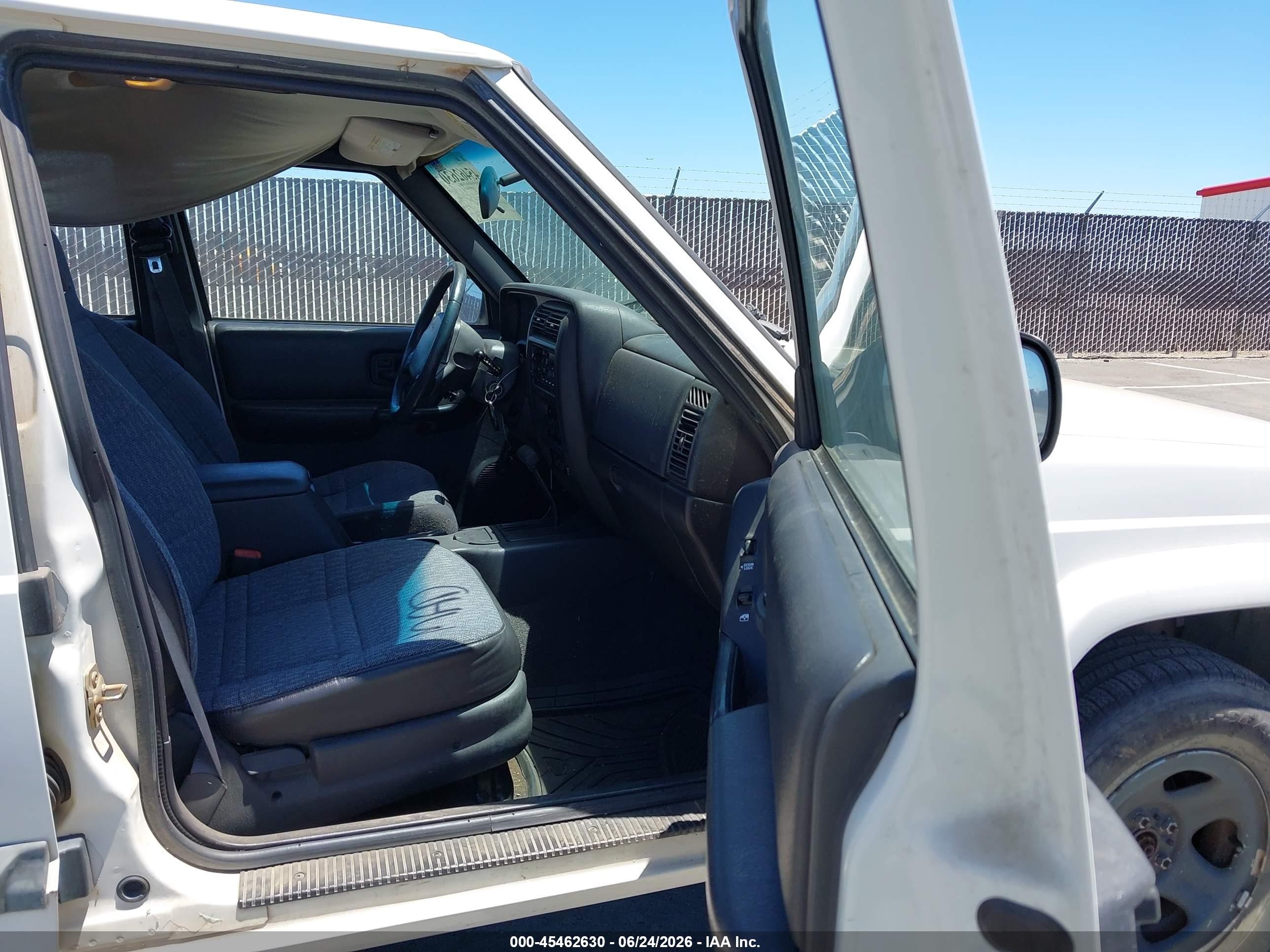 2001 Jeep Cherokee Sport White vin: 1J4FT48S61L550246