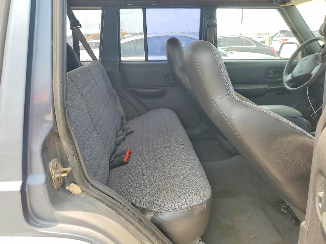 2001 Jeep Cherokee Sport Gray vin: 1J4FT48S61L598877
