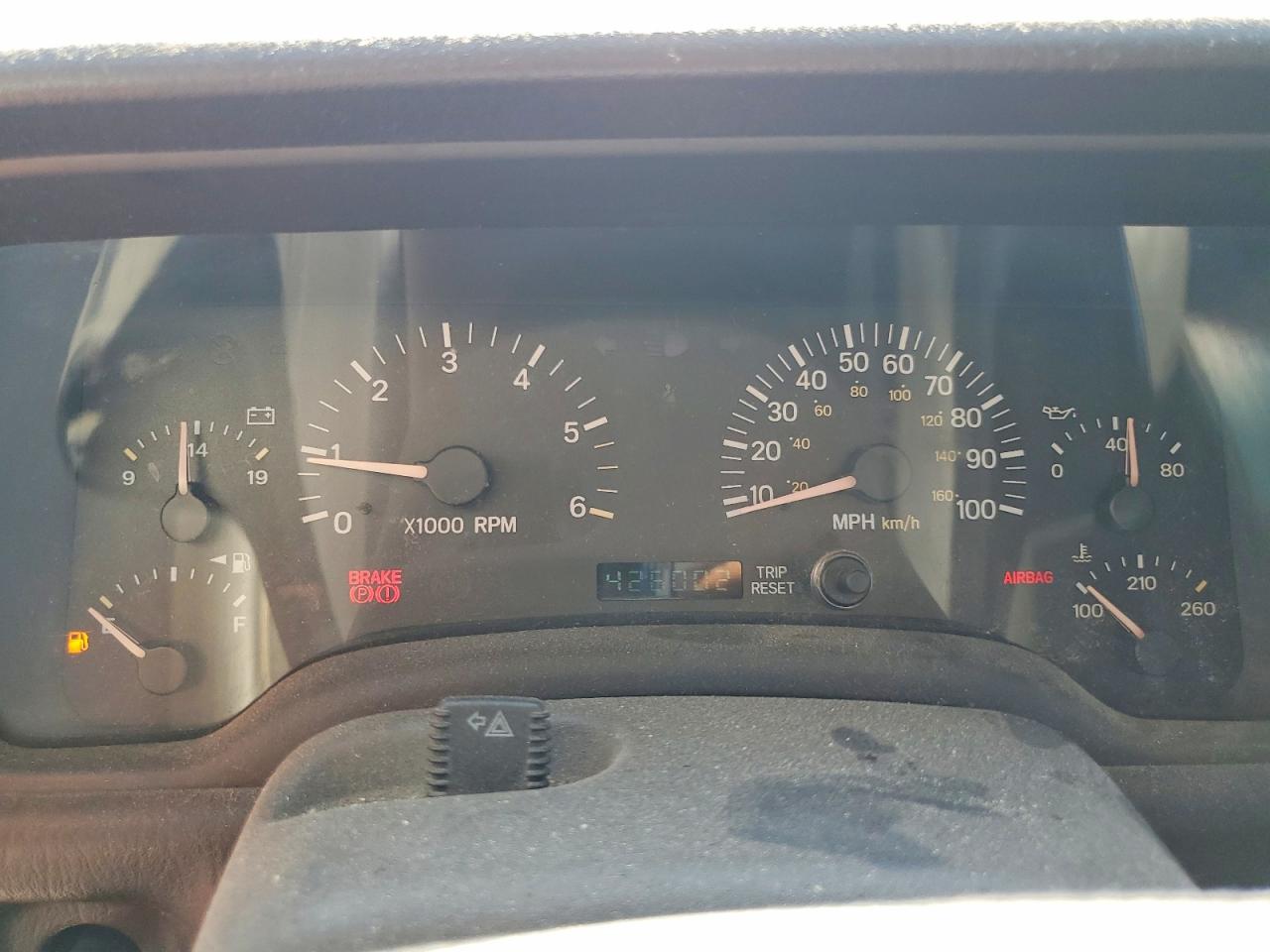 2000 Jeep Cherokee Sport White vin: 1J4FT48S6YL202571