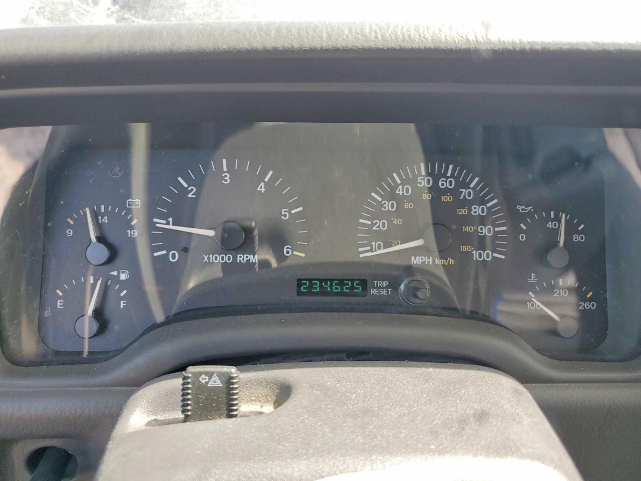 2000 Jeep Cherokee Sport Gray vin: 1J4FT48S8YL114878