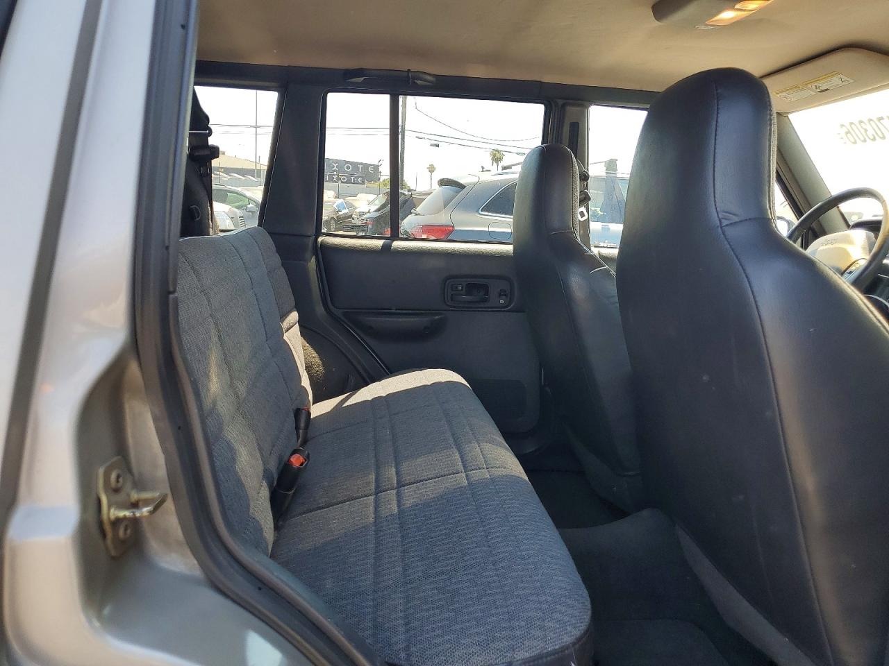 2001 Jeep Cherokee Sport Gray vin: 1J4FT48SX1L506704