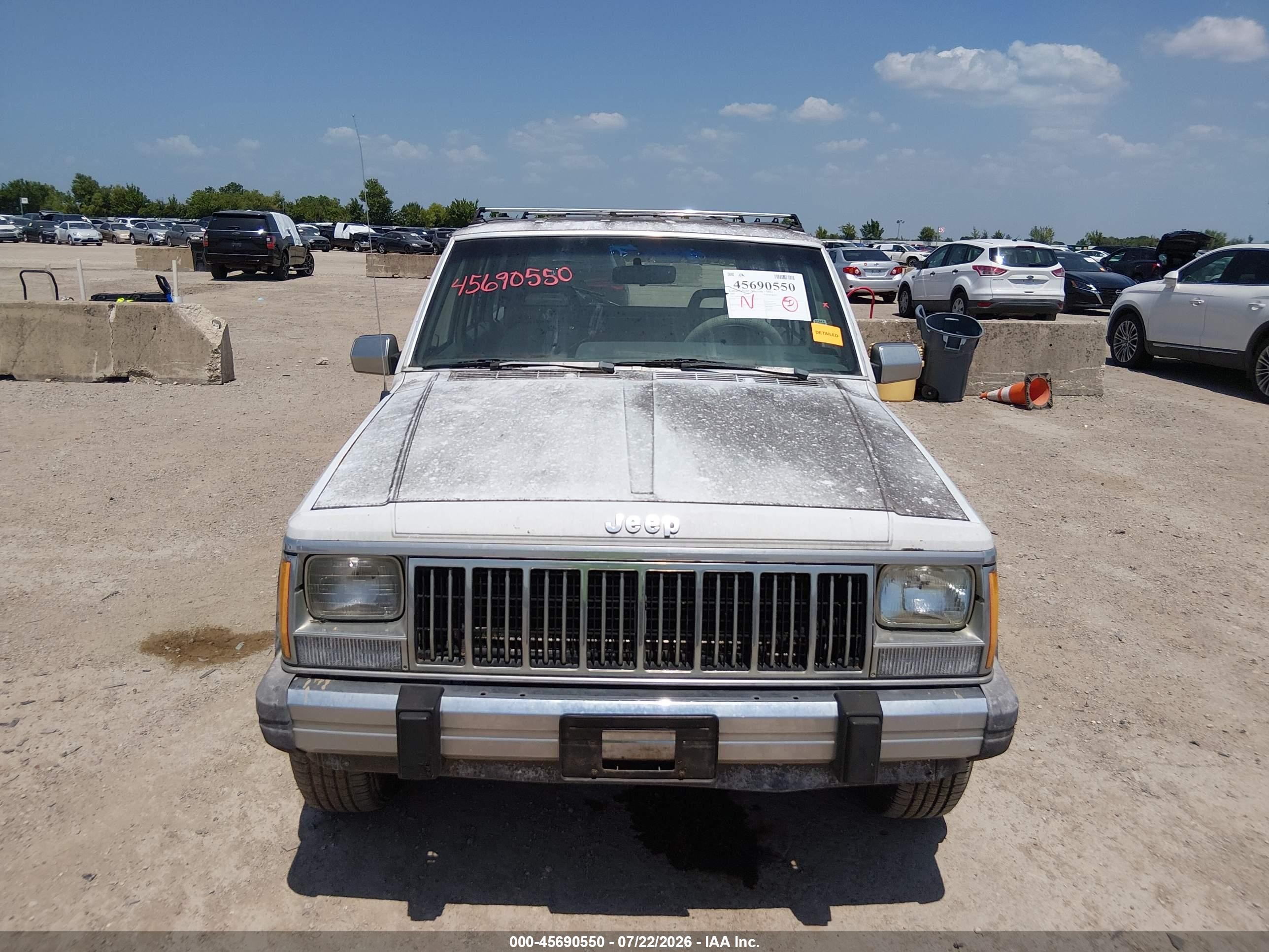 1990 Jeep Cherokee Laredo White vin: 1J4FT58L9LL171307