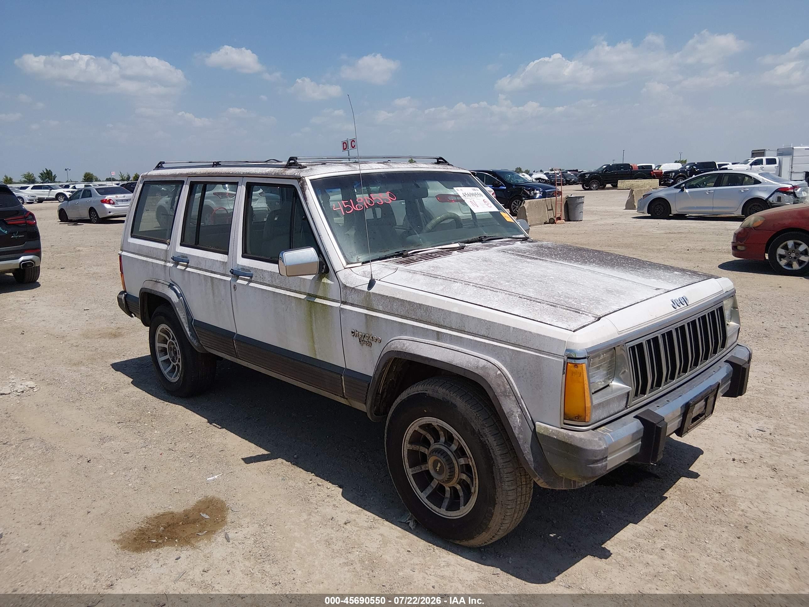 1990 Jeep Cherokee Laredo White vin: 1J4FT58L9LL171307