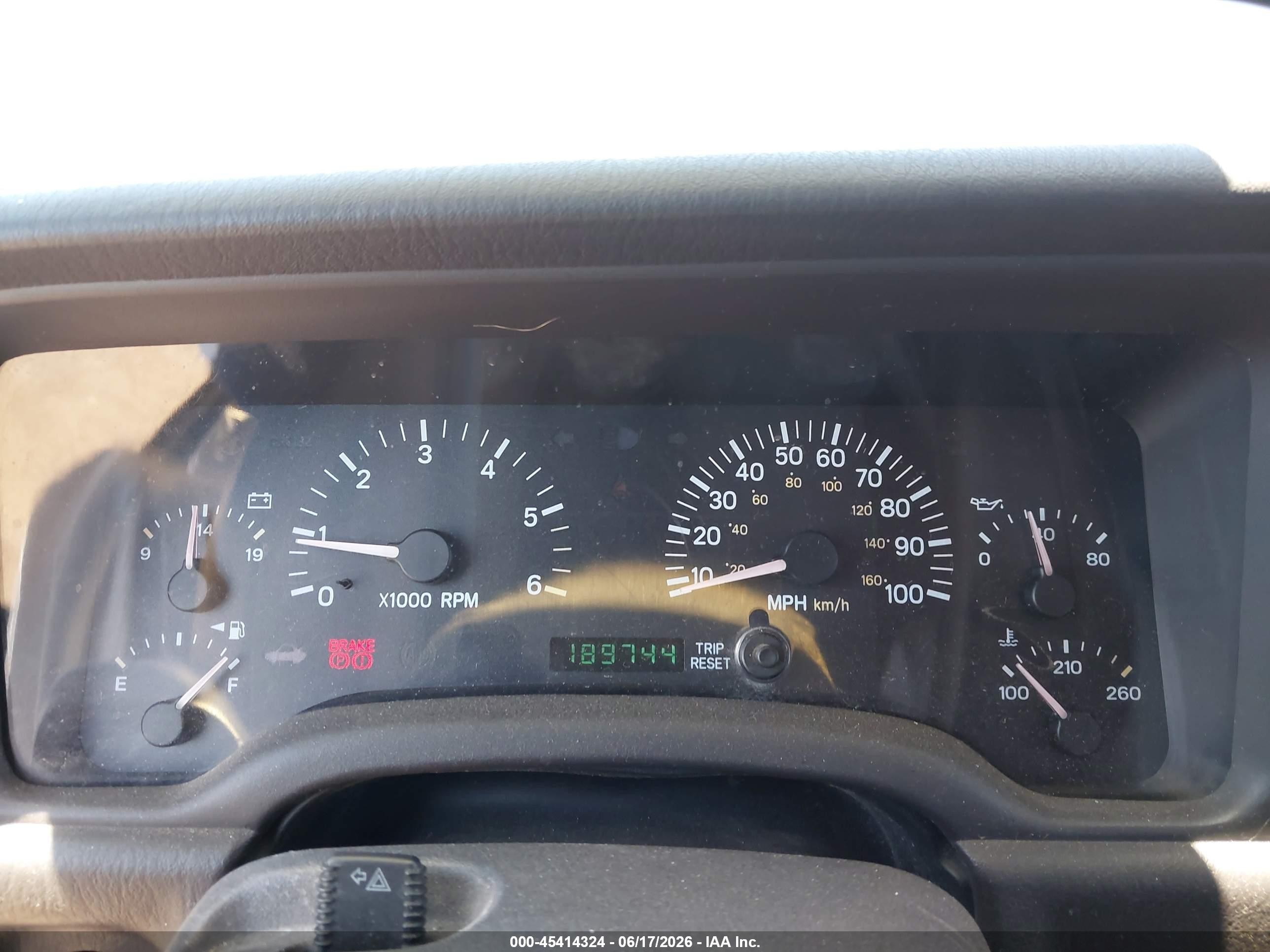 2001 Jeep Cherokee Limited Серый vin: 1J4FT58S21L573707