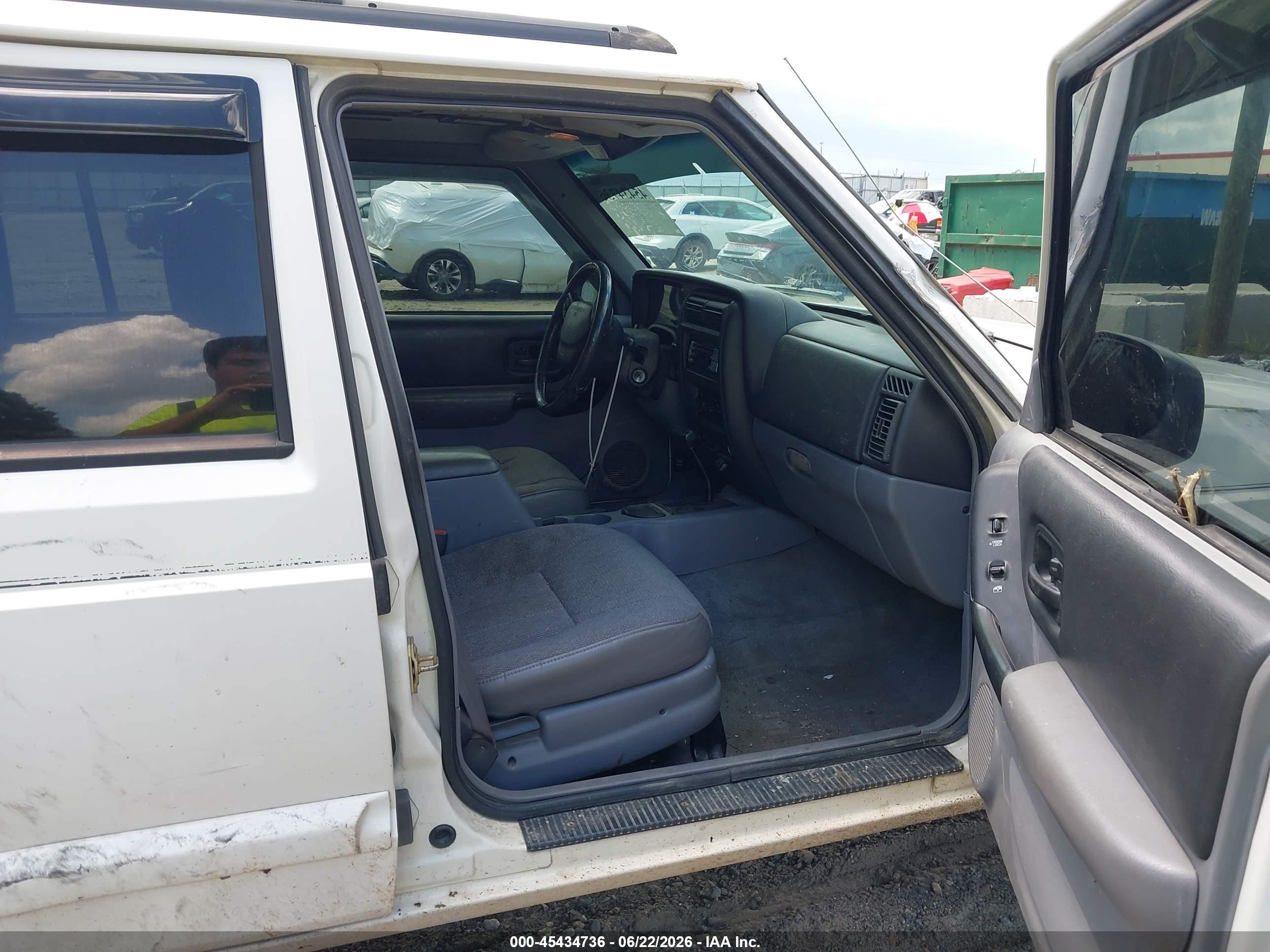 1998 Jeep Cherokee Classic/limited/sport Белый vin: 1J4FT68S0WL128606