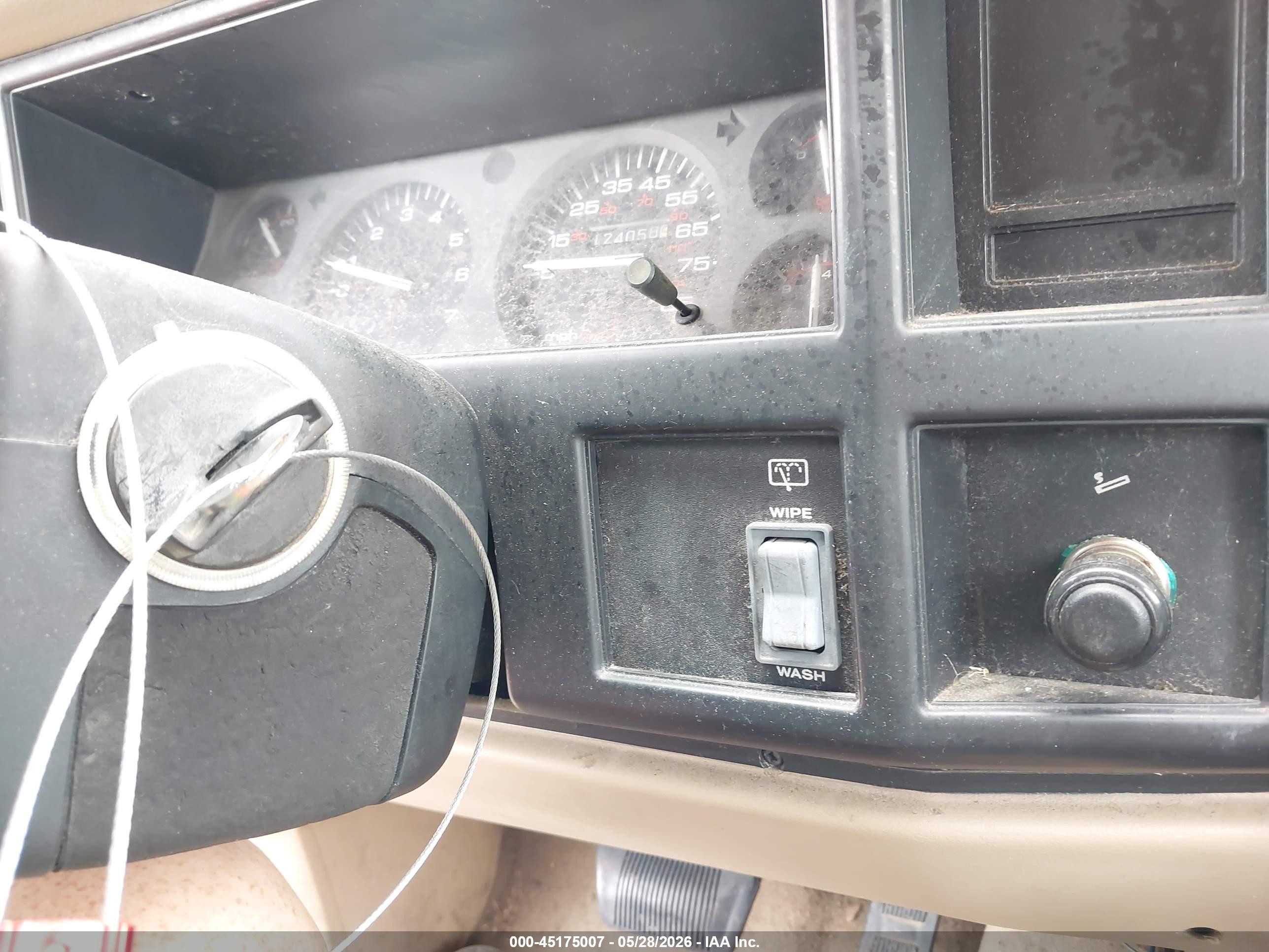 1996 Jeep Cherokee Sport/classic White vin: 1J4FT68S1TL323268