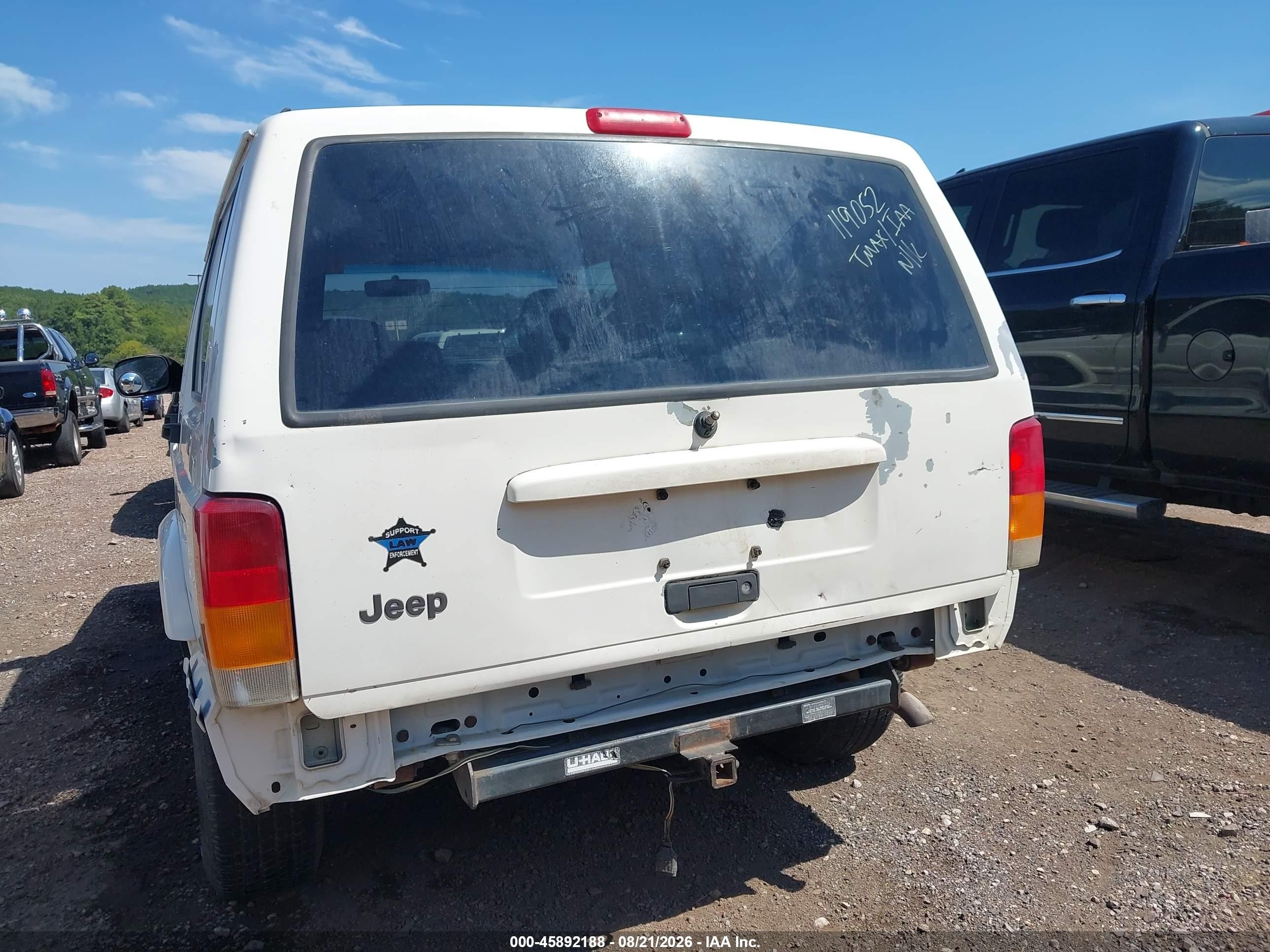 1998 Jeep Cherokee Classic/limited/sport White vin: 1J4FT68S4WL119052