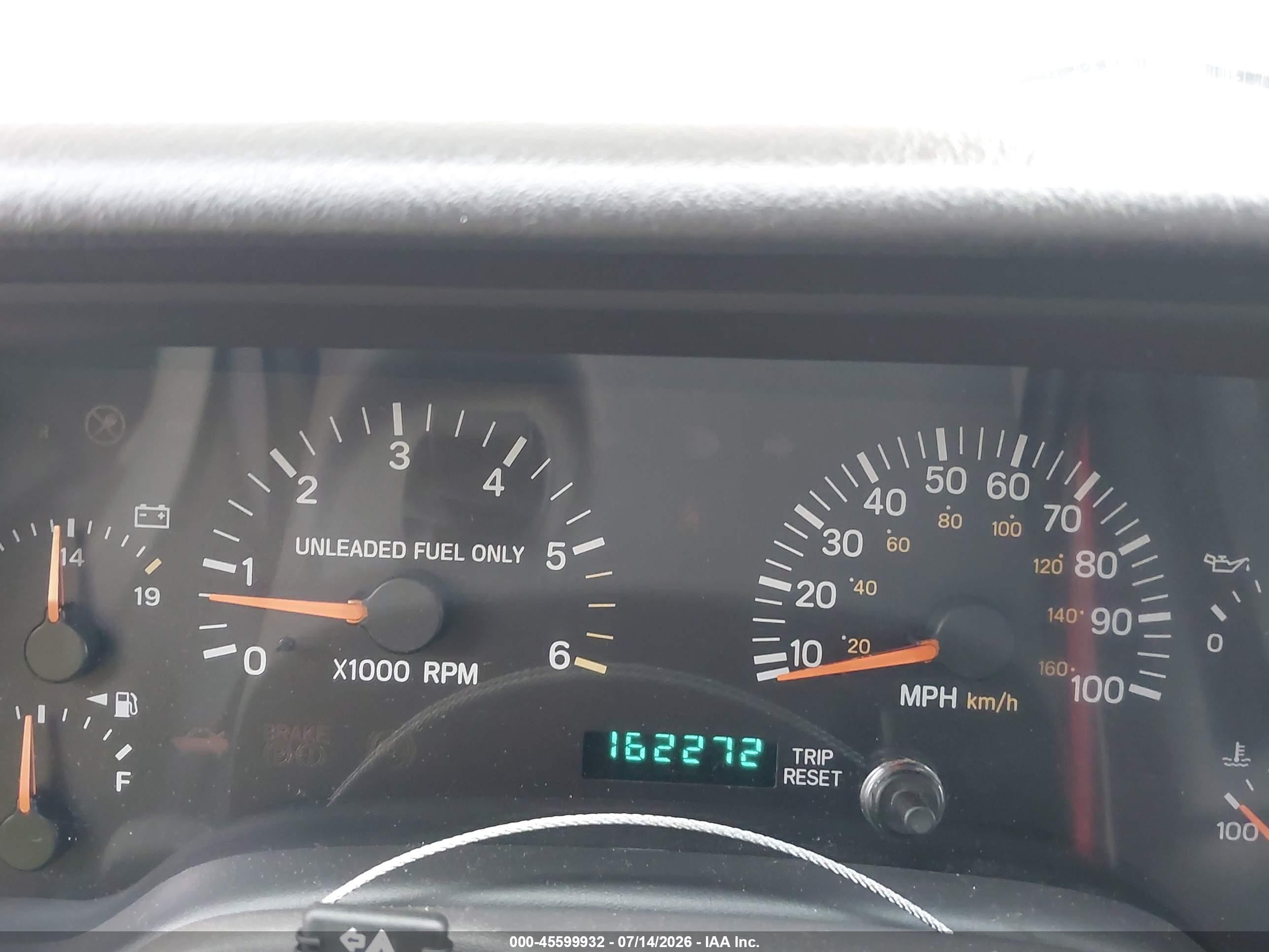 1998 Jeep Cherokee Classic/limited/sport Белый vin: 1J4FT68S8WL108328