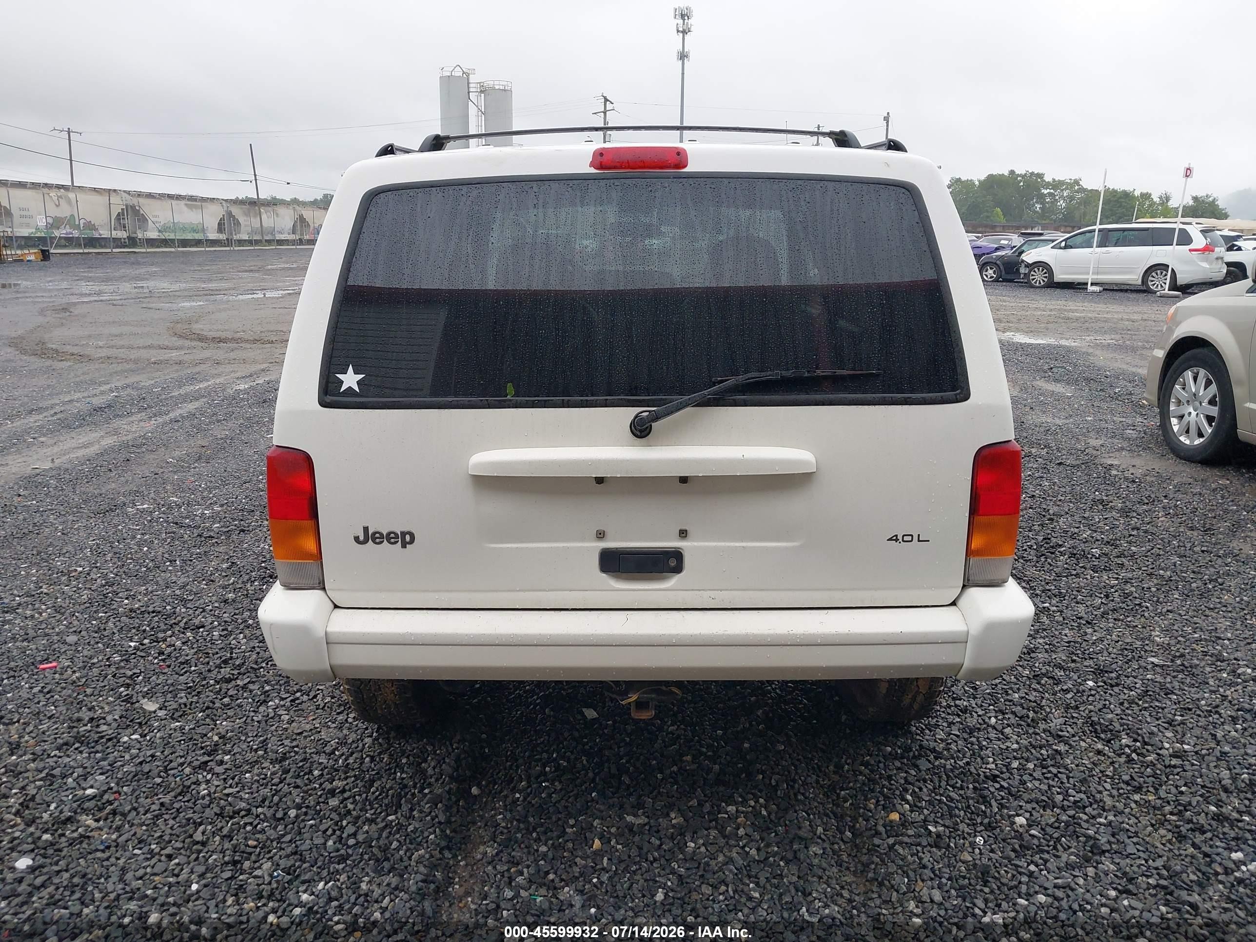 1998 Jeep Cherokee Classic/limited/sport Белый vin: 1J4FT68S8WL108328