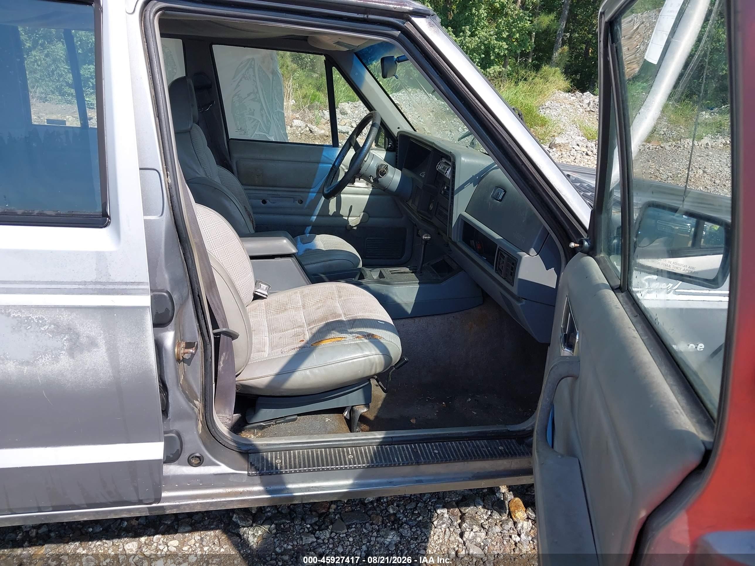 1992 Jeep Cherokee Sport Gray vin: 1J4FT88S9NL136830