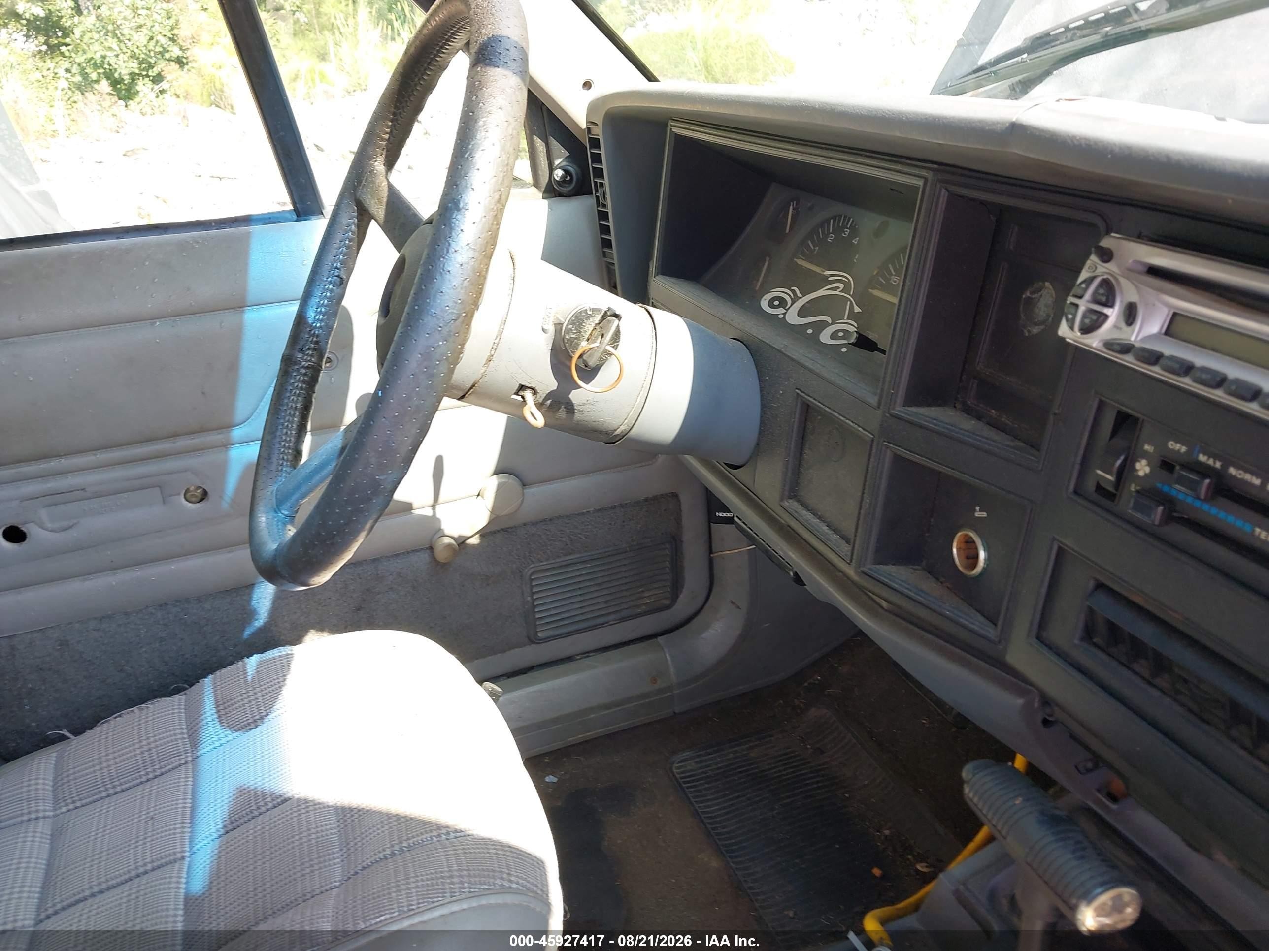 1992 Jeep Cherokee Sport Gray vin: 1J4FT88S9NL136830