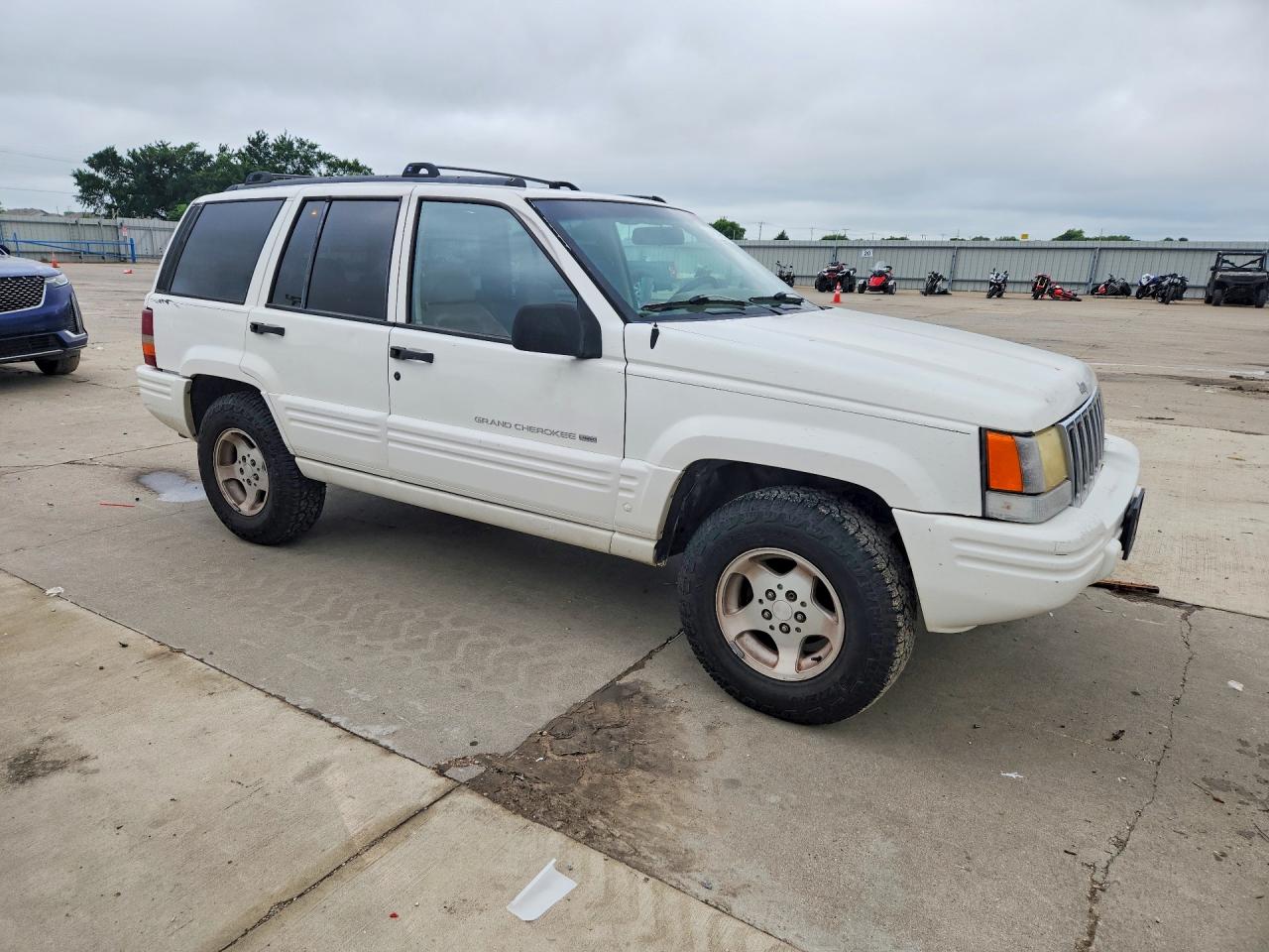 1998 Jeep Grand Cherokee Laredo Белый vin: 1J4FX48S0WC180083