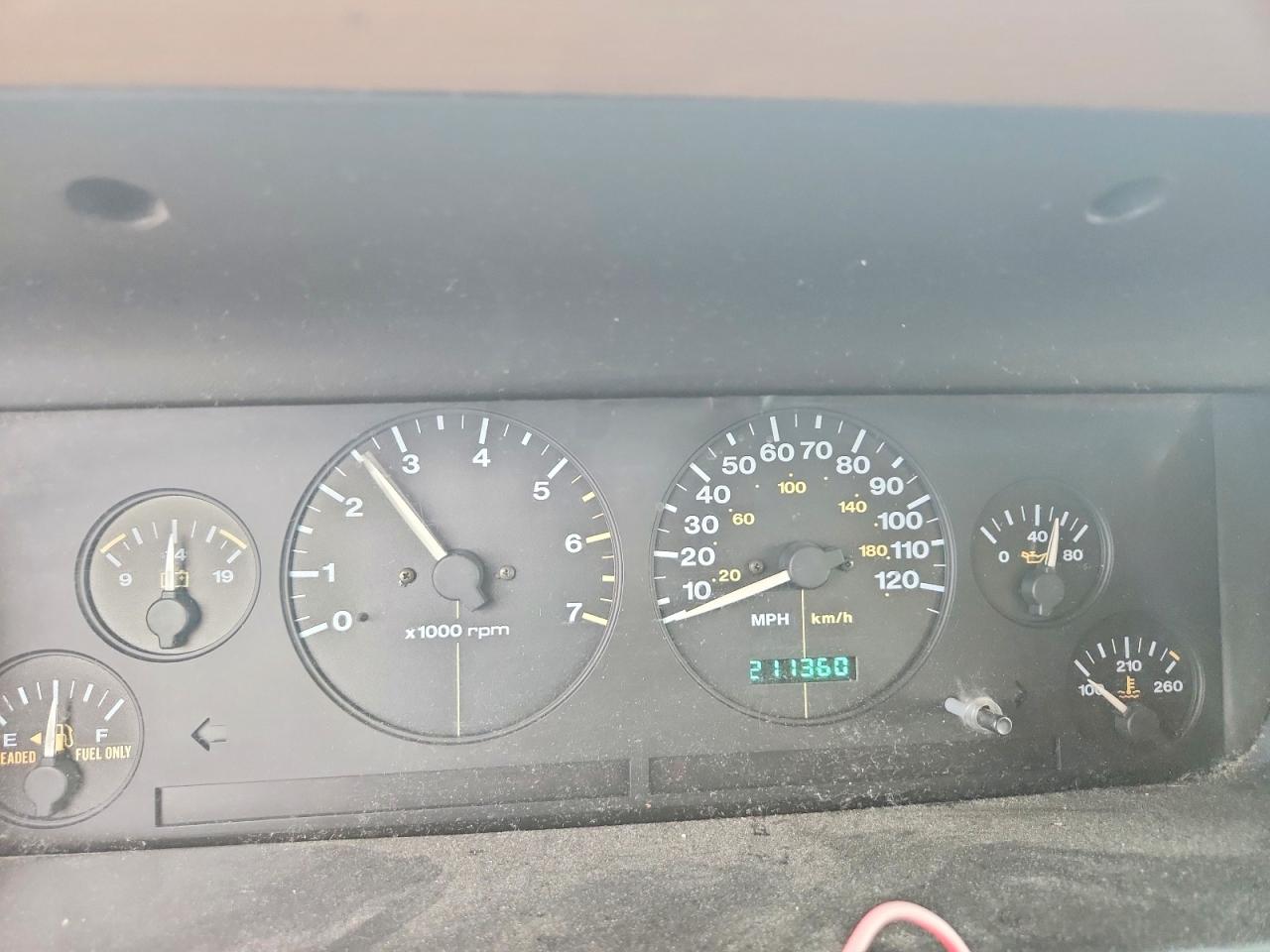1998 Jeep Grand Cherokee Laredo Белый vin: 1J4FX48S0WC180083