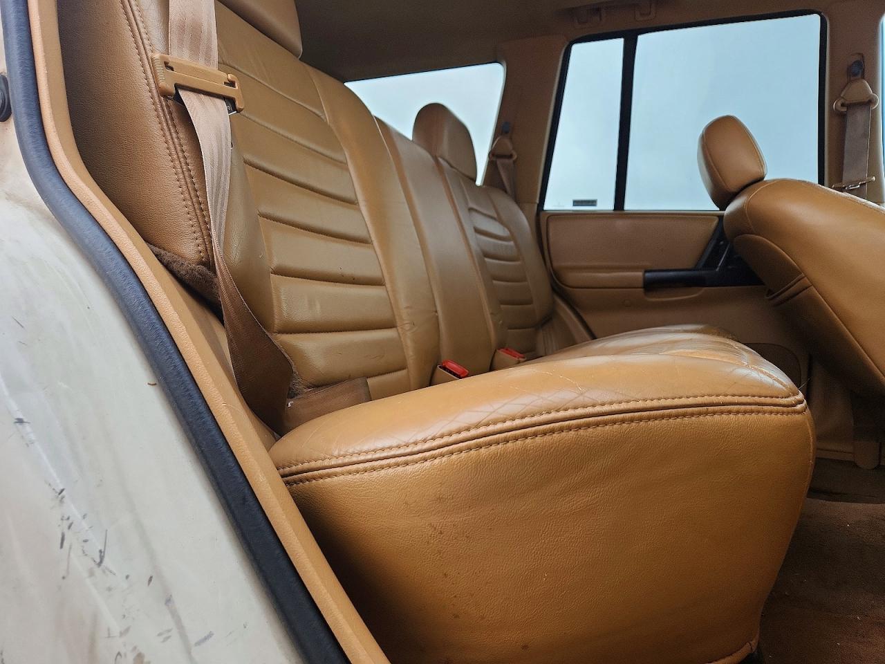 1998 Jeep Grand Cherokee Laredo Белый vin: 1J4FX48S0WC180083