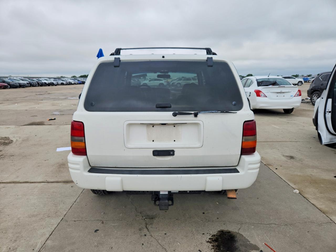1998 Jeep Grand Cherokee Laredo Белый vin: 1J4FX48S0WC180083