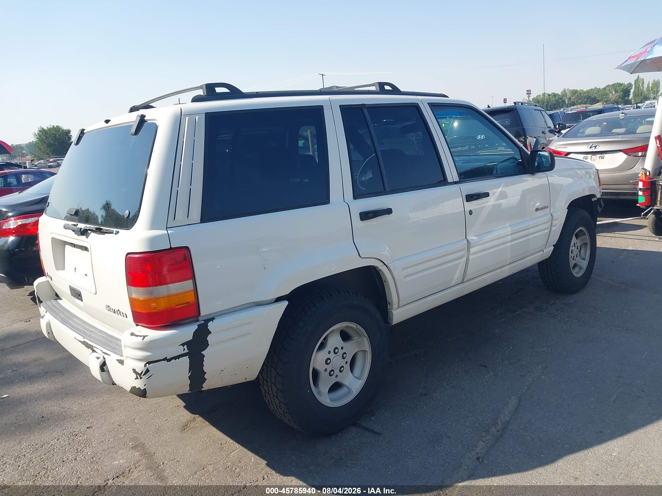 1998 Jeep Grand Cherokee Laredo White vin: 1J4FX48S9WC236246