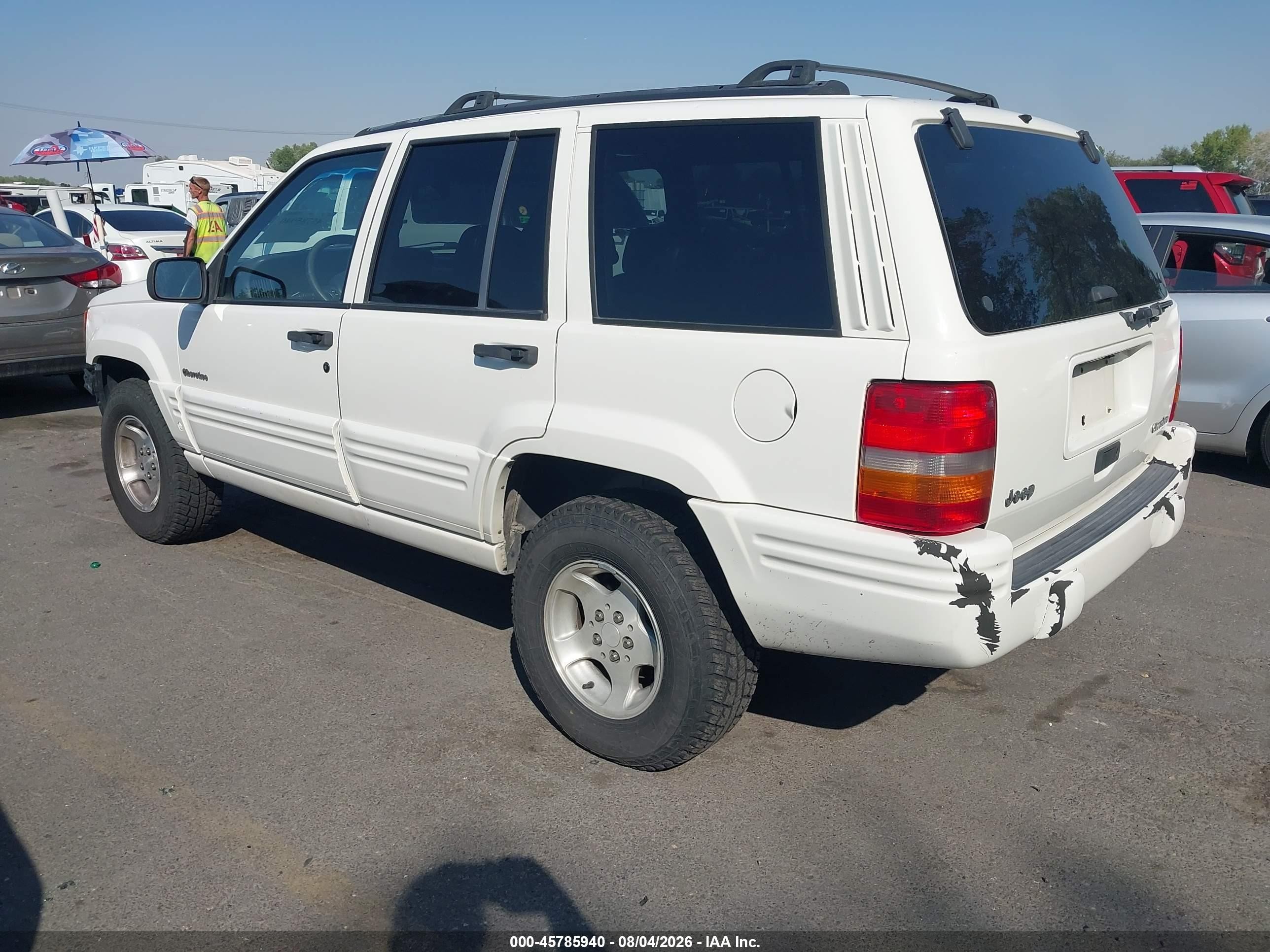 1998 Jeep Grand Cherokee Laredo White vin: 1J4FX48S9WC236246