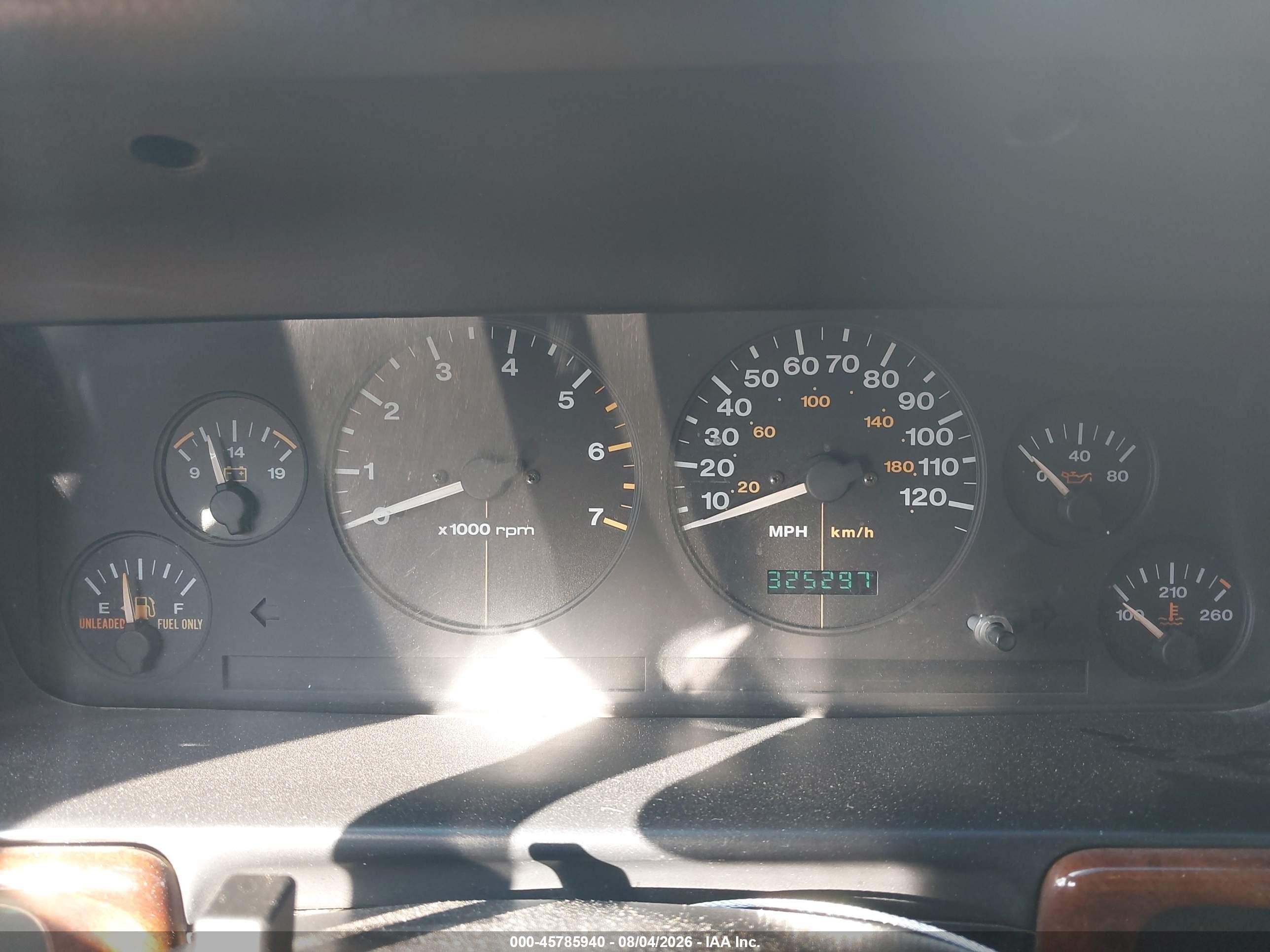 1998 Jeep Grand Cherokee Laredo White vin: 1J4FX48S9WC236246