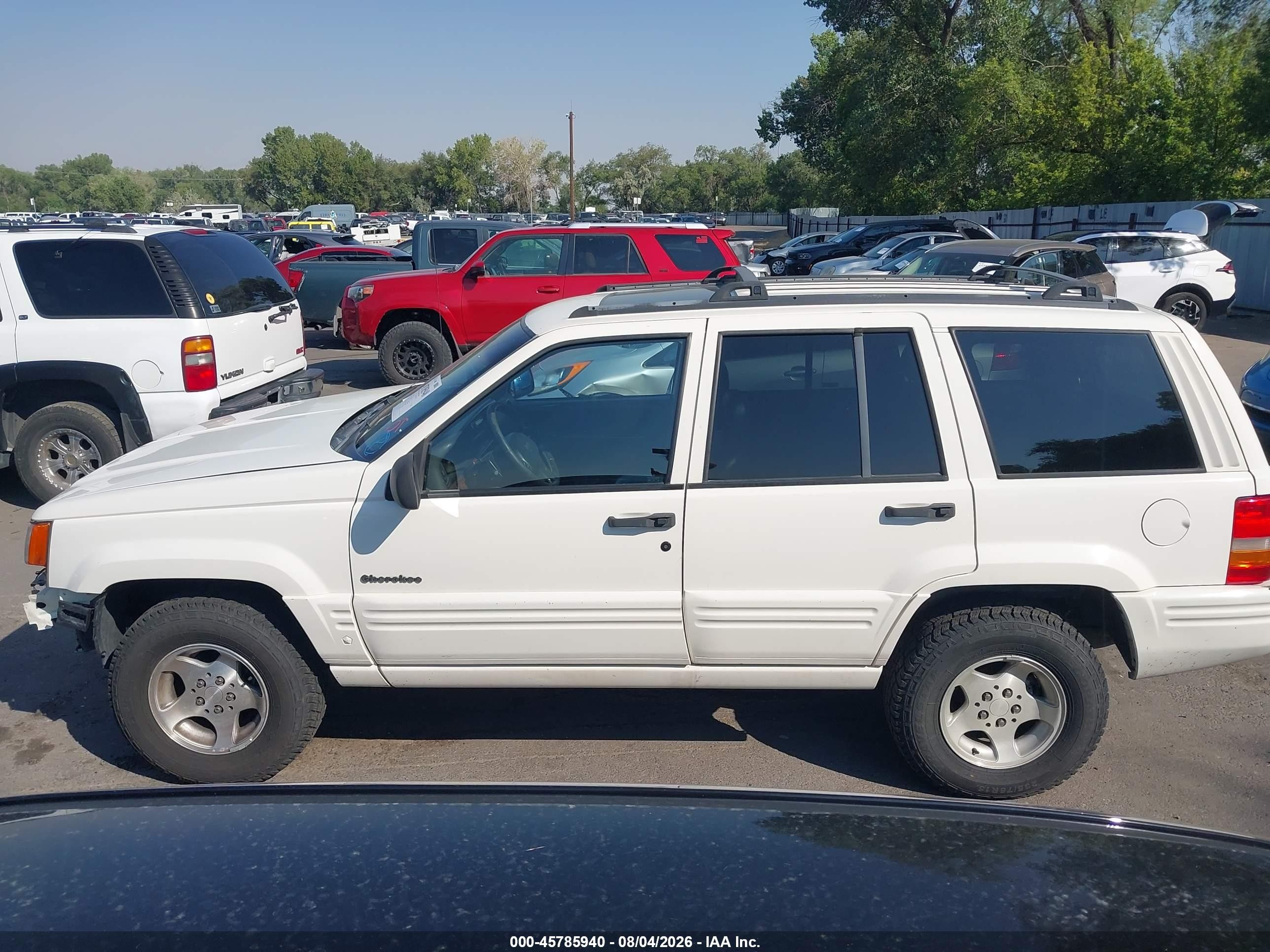 1998 Jeep Grand Cherokee Laredo White vin: 1J4FX48S9WC236246