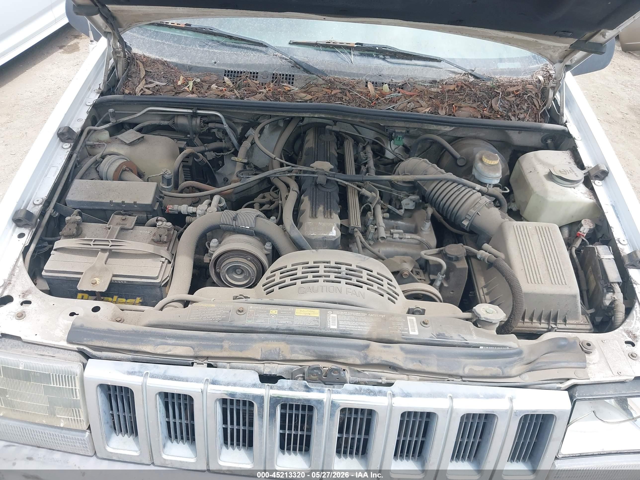 1995 Jeep Grand Cherokee Laredo White vin: 1J4FX58S1SC547847