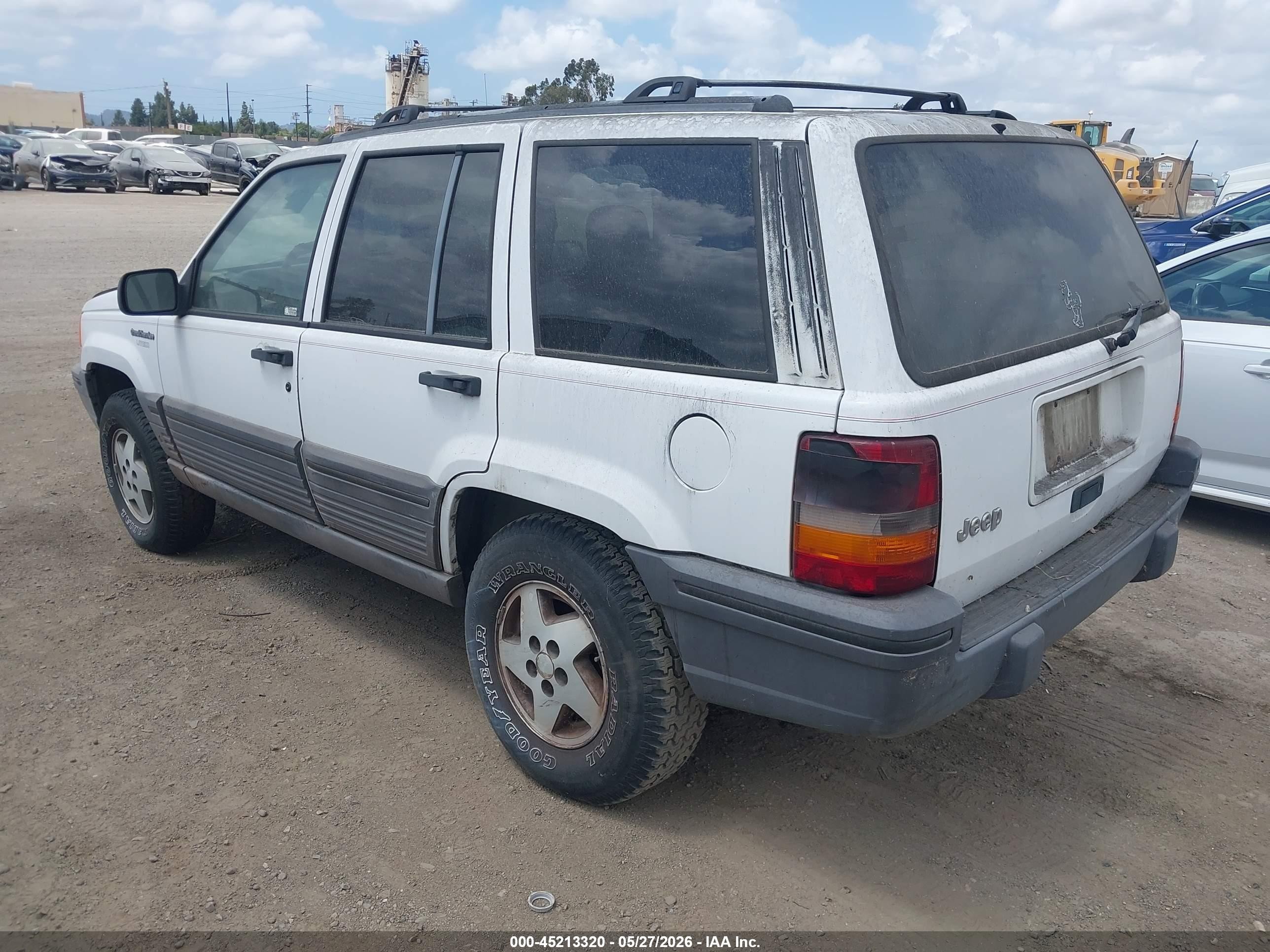 1995 Jeep Grand Cherokee Laredo White vin: 1J4FX58S1SC547847