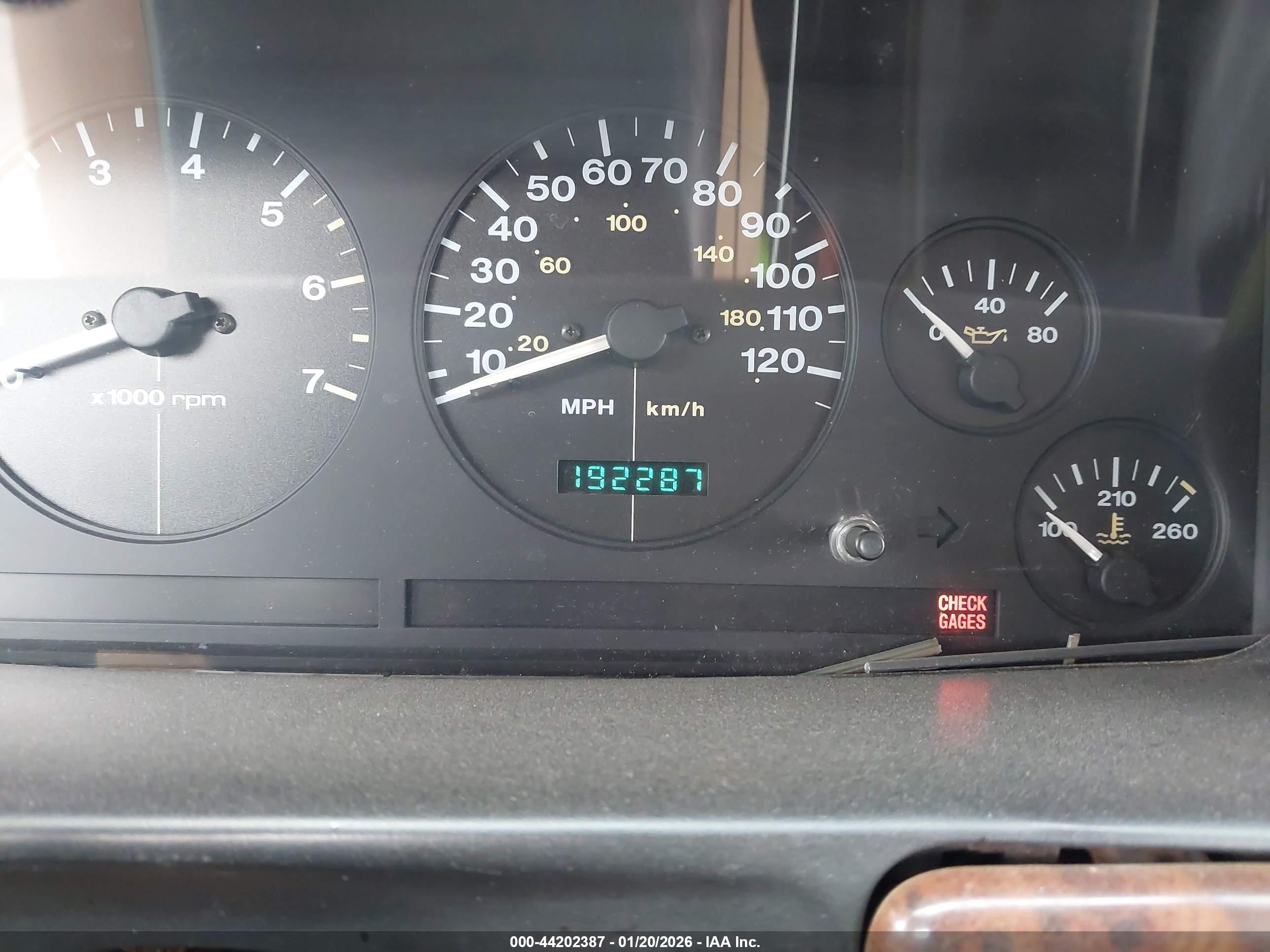 1997 Jeep Grand Cherokee Laredo/tsi Gold vin: 1J4FX58S1VC735403