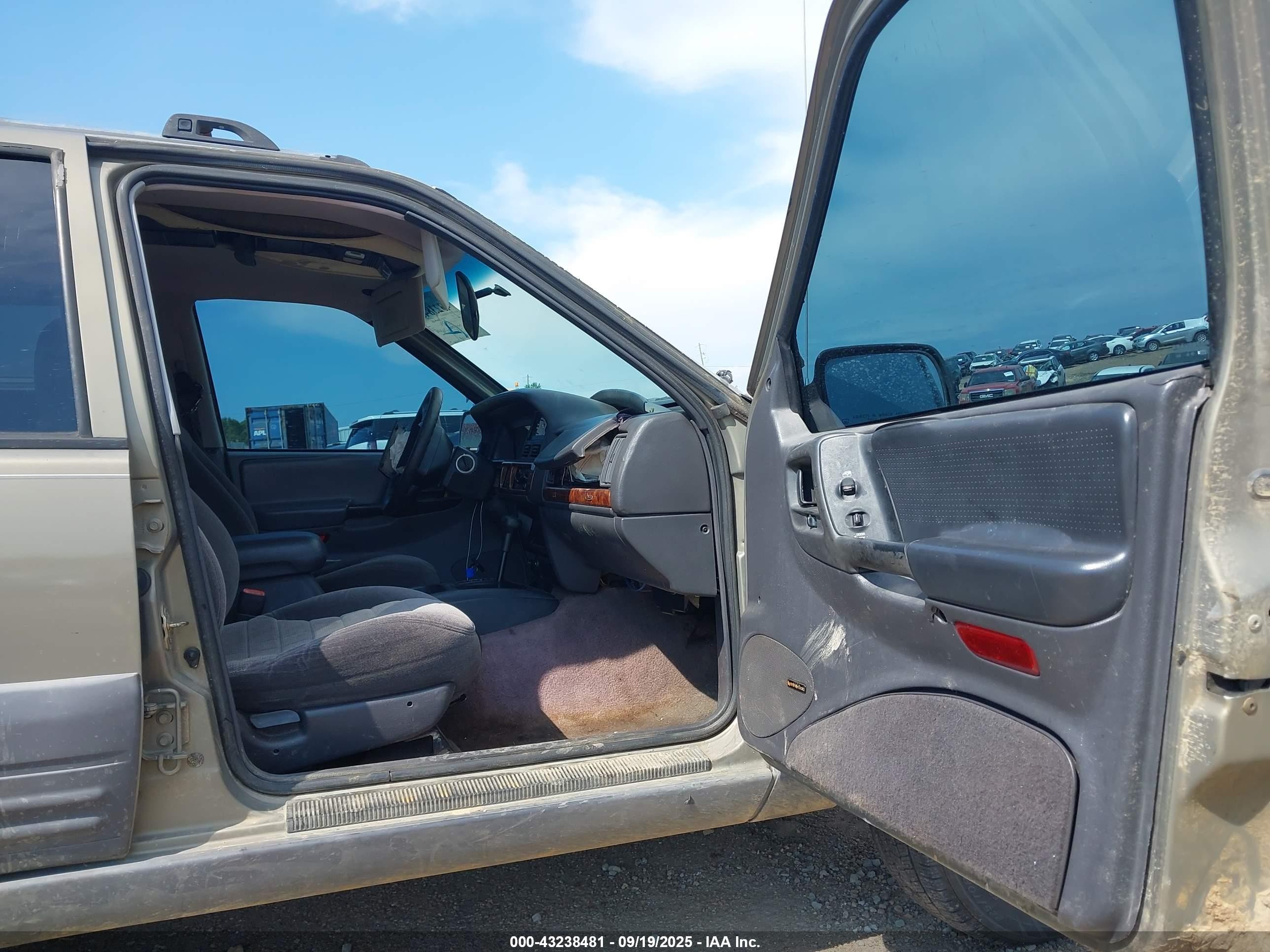 1996 Jeep Grand Cherokee Laredo Green vin: 1J4FX58S2TC398351