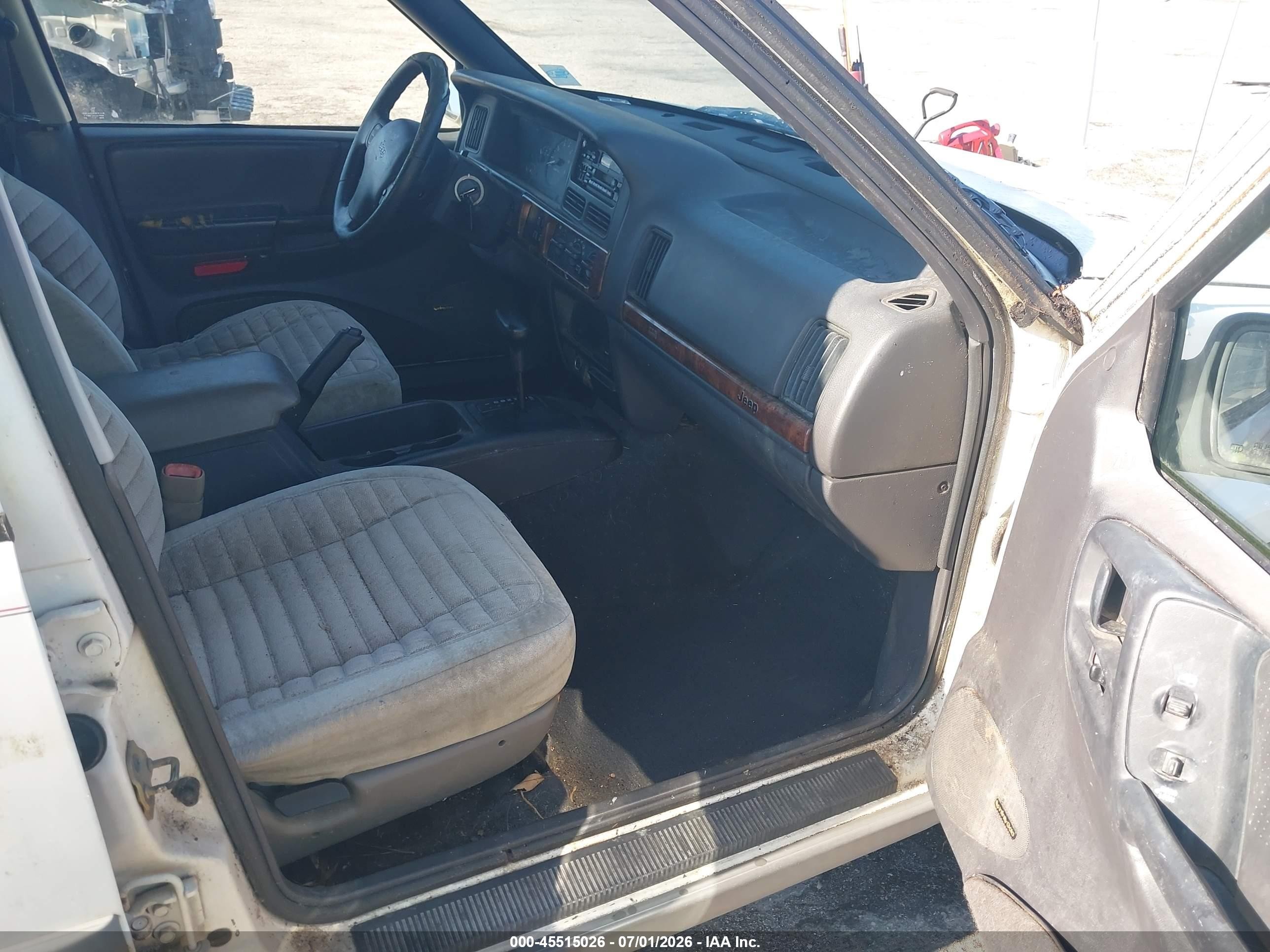 1997 Jeep Grand Cherokee Laredo/tsi White vin: 1J4FX58S2VC730906