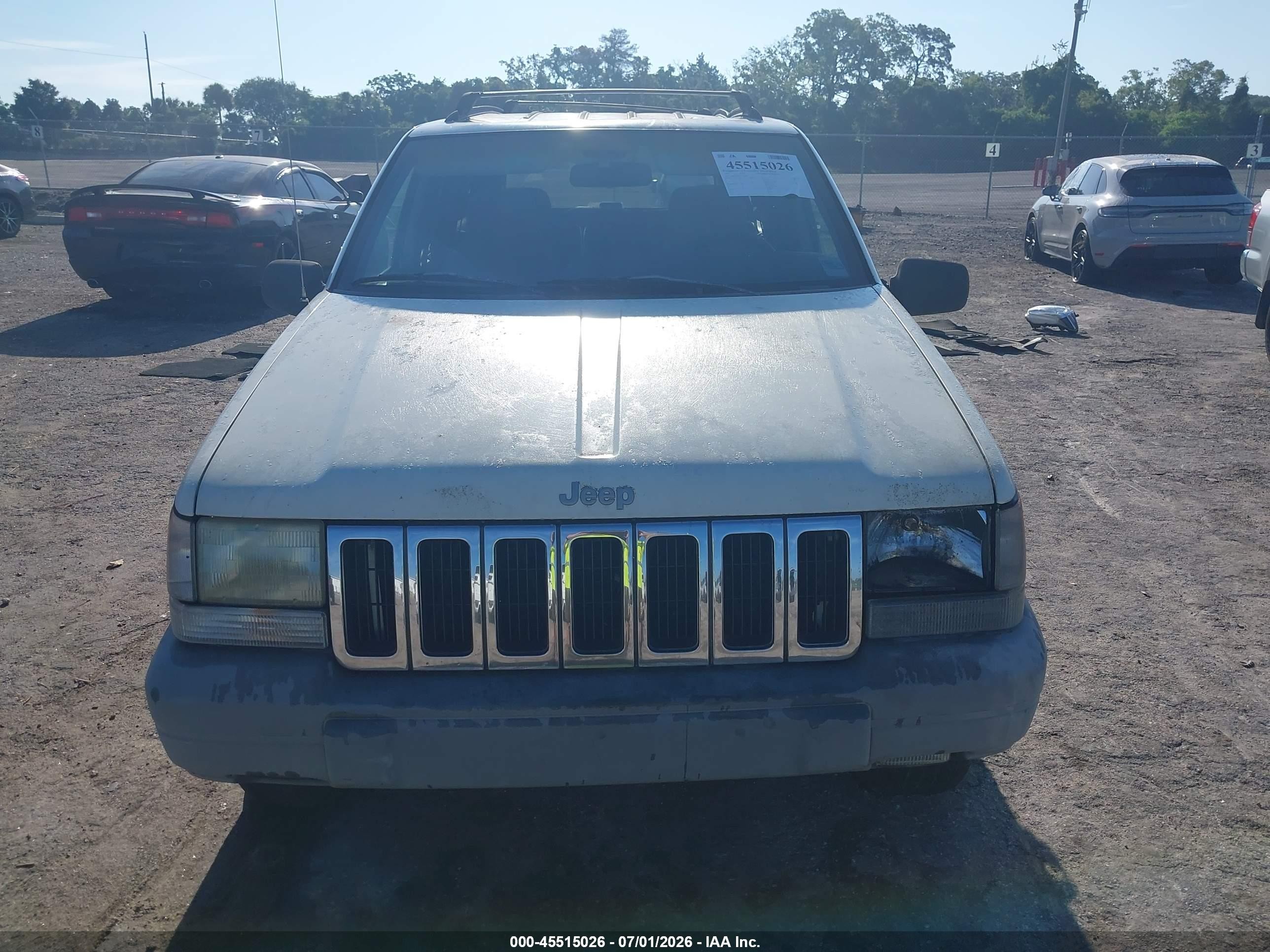 1997 Jeep Grand Cherokee Laredo/tsi White vin: 1J4FX58S2VC730906