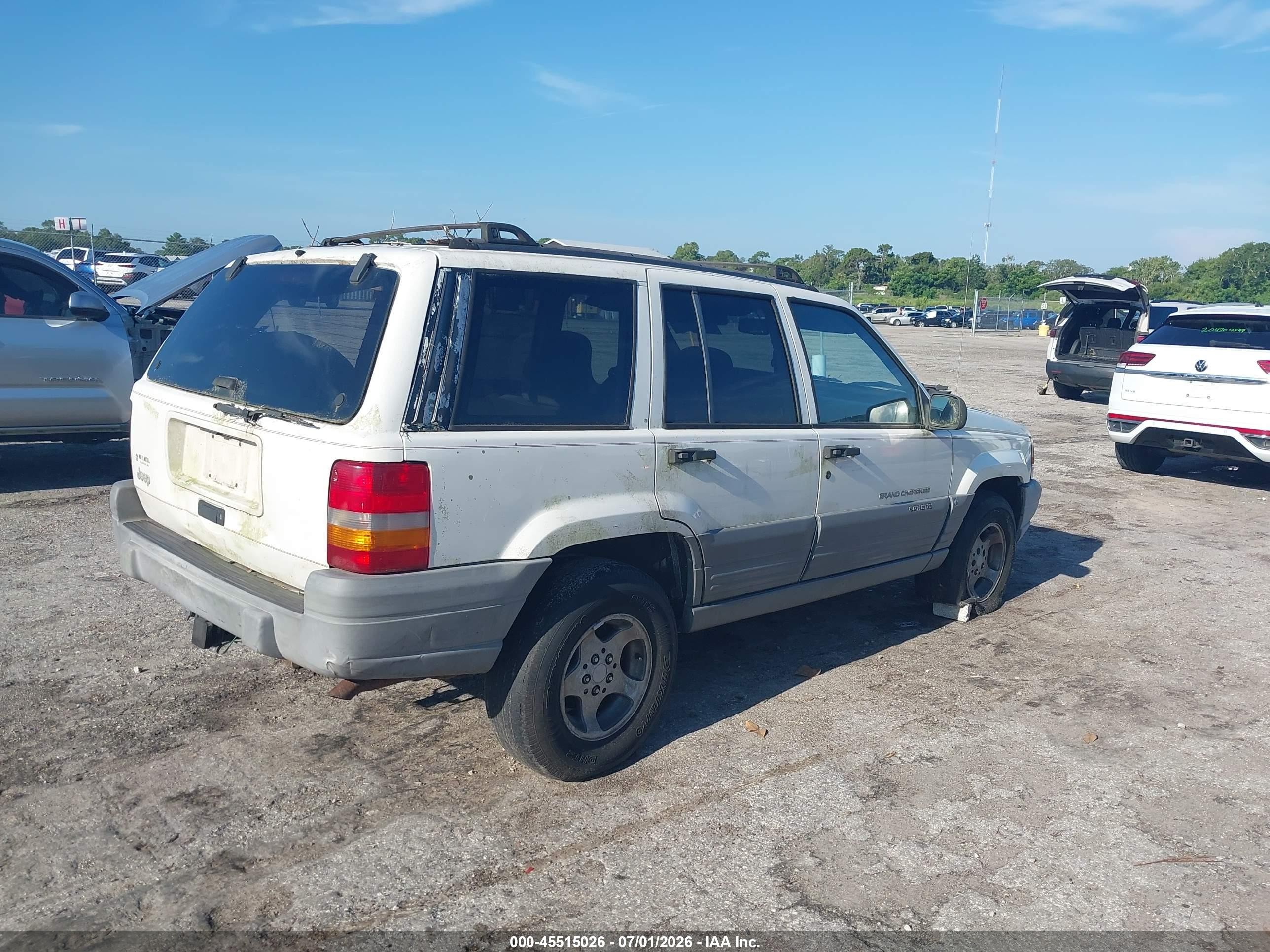 1997 Jeep Grand Cherokee Laredo/tsi White vin: 1J4FX58S2VC730906