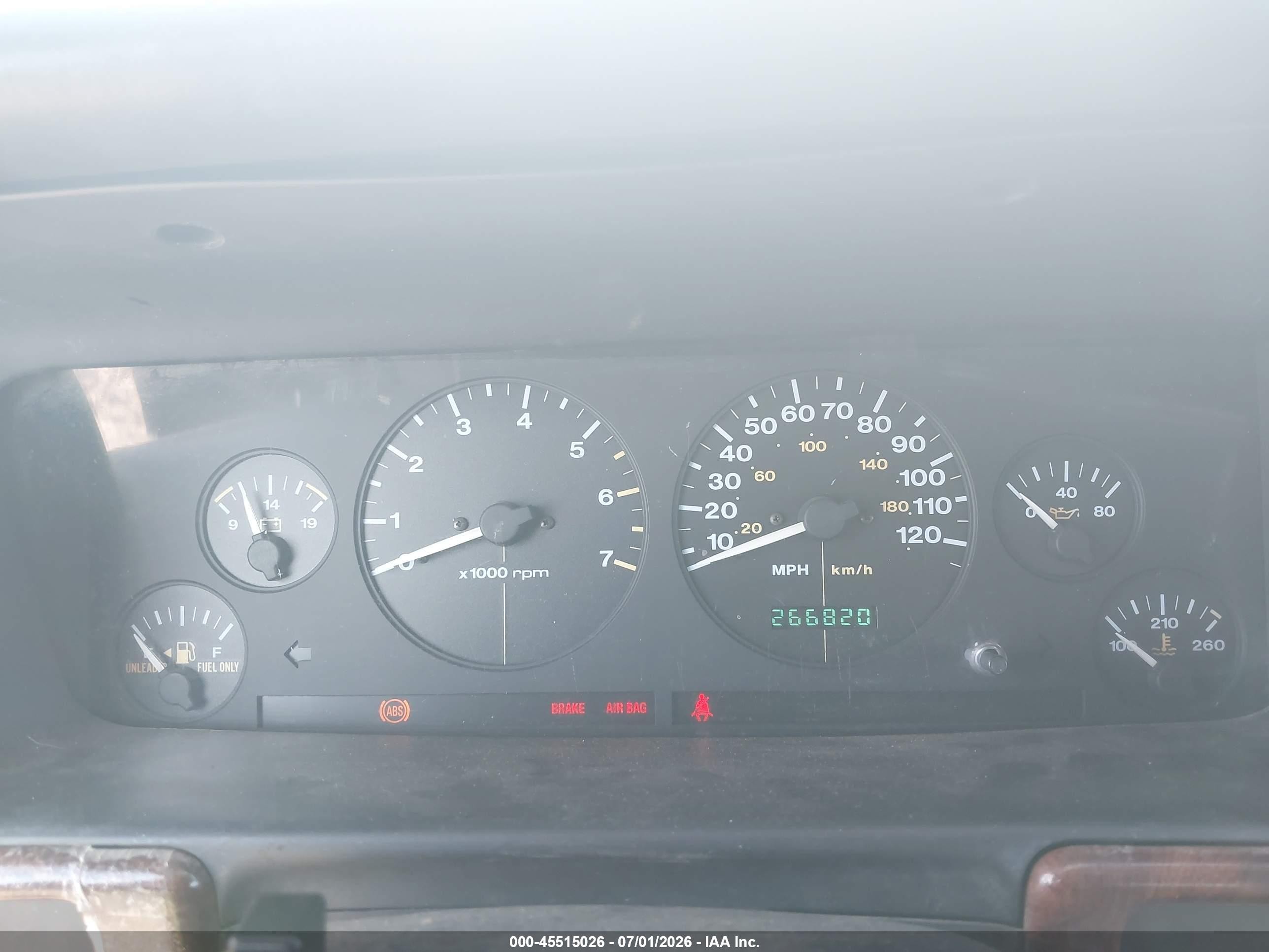 1997 Jeep Grand Cherokee Laredo/tsi White vin: 1J4FX58S2VC730906