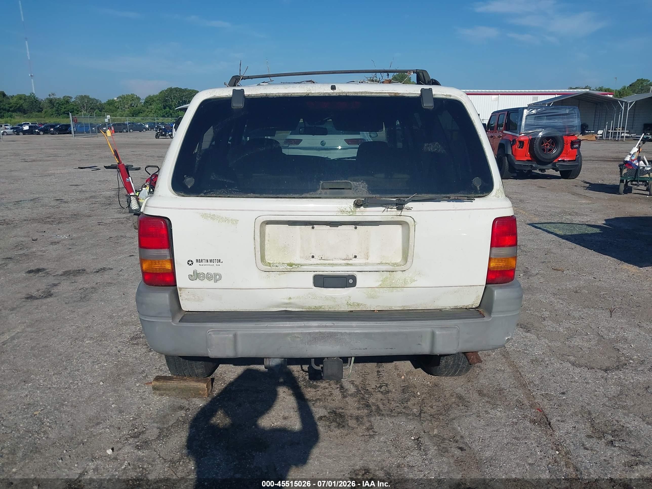 1997 Jeep Grand Cherokee Laredo/tsi White vin: 1J4FX58S2VC730906