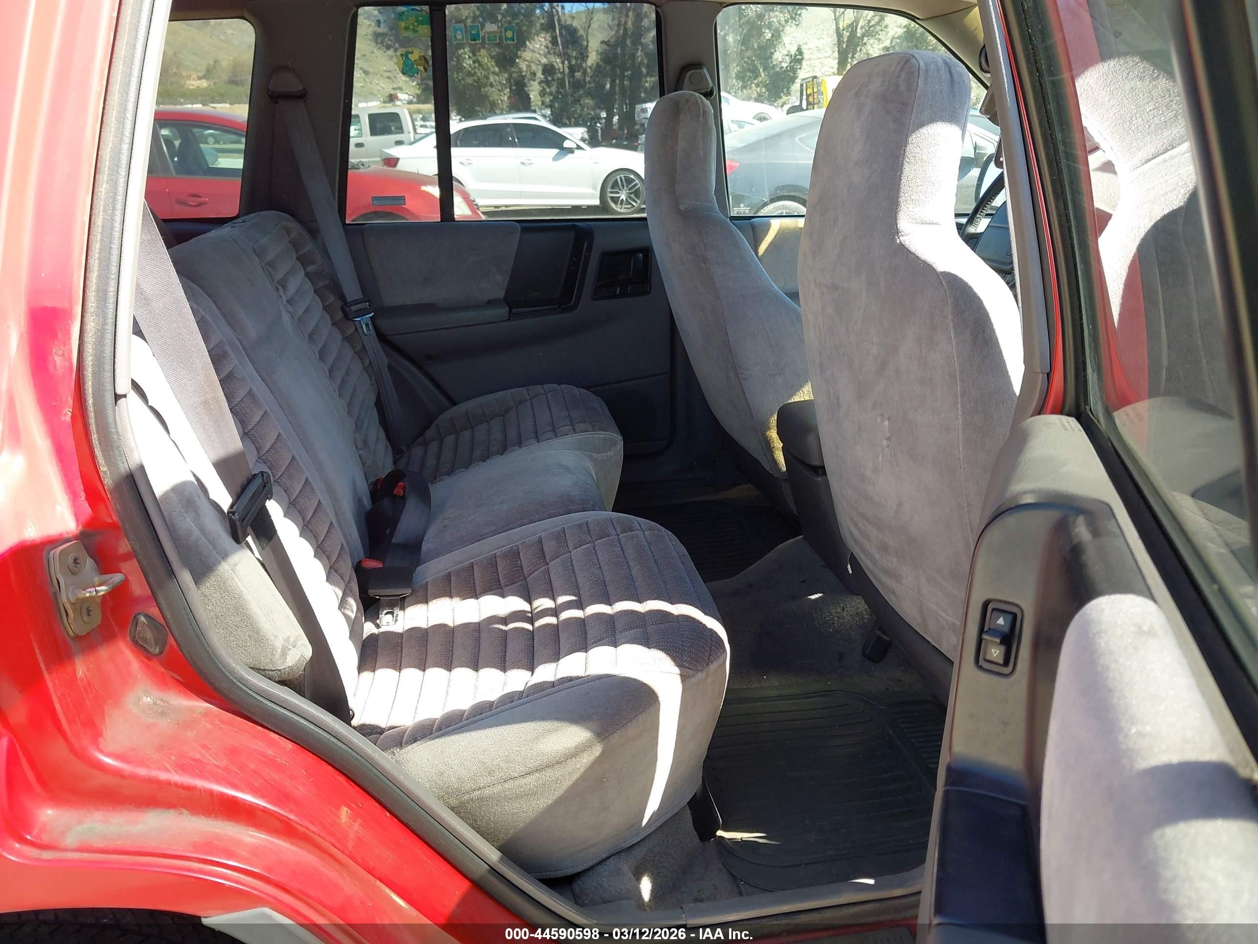 1995 Jeep Grand Cherokee Laredo Red vin: 1J4FX58S3SC563127