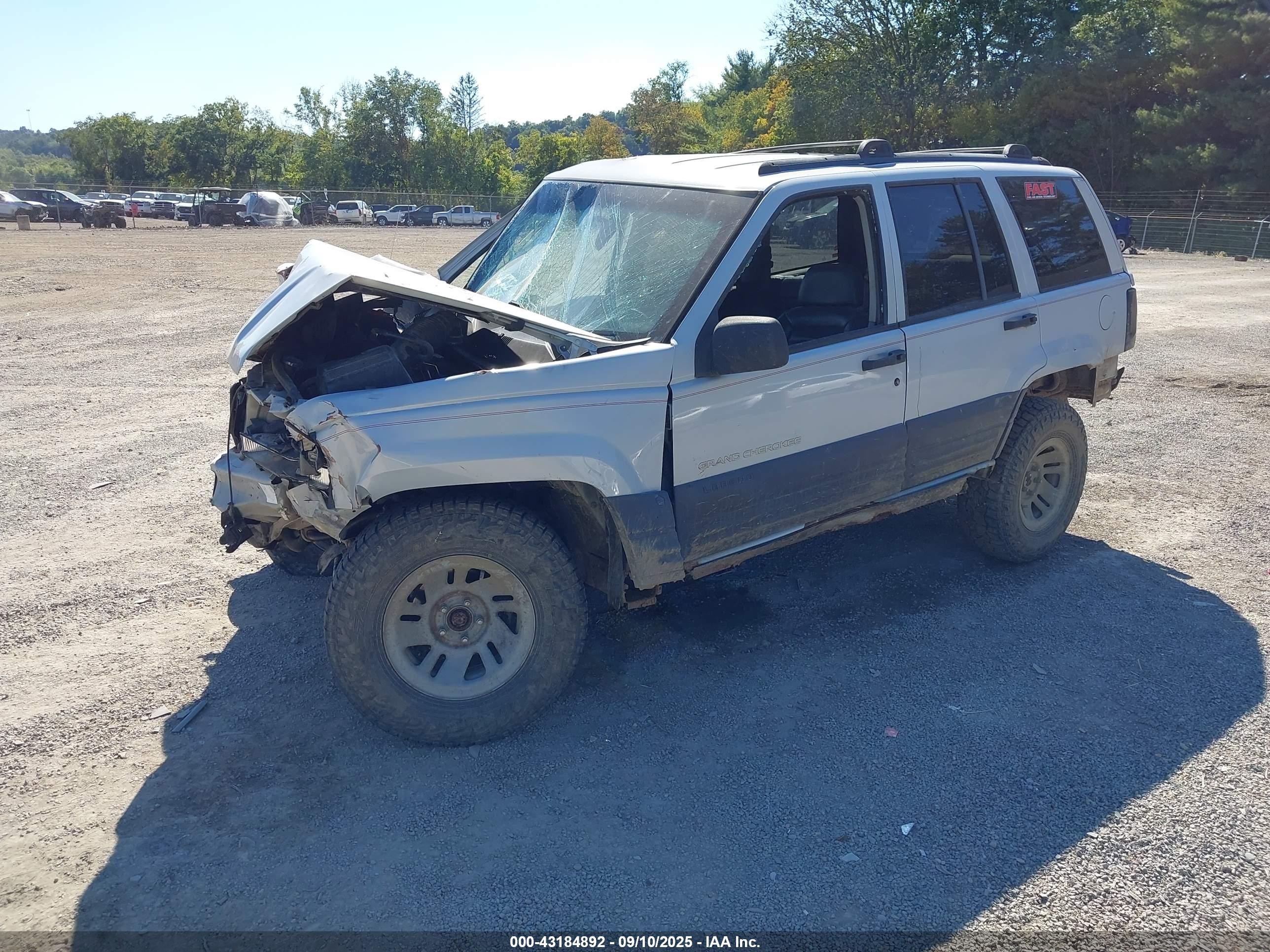 1996 Jeep Grand Cherokee Laredo Silver vin: 1J4FX58S3TC162145