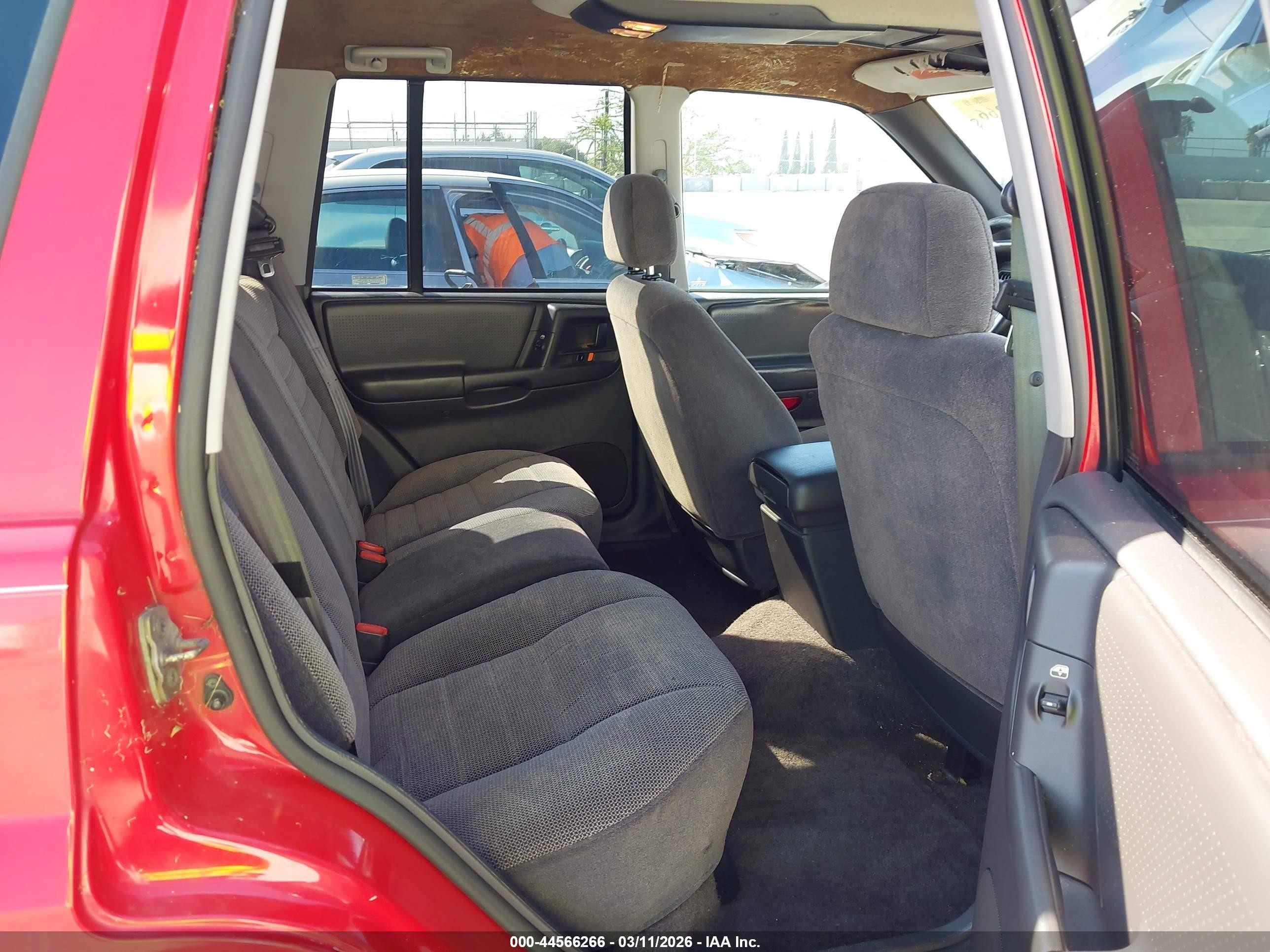 1996 Jeep Grand Cherokee Laredo Red vin: 1J4FX58S5TC339665