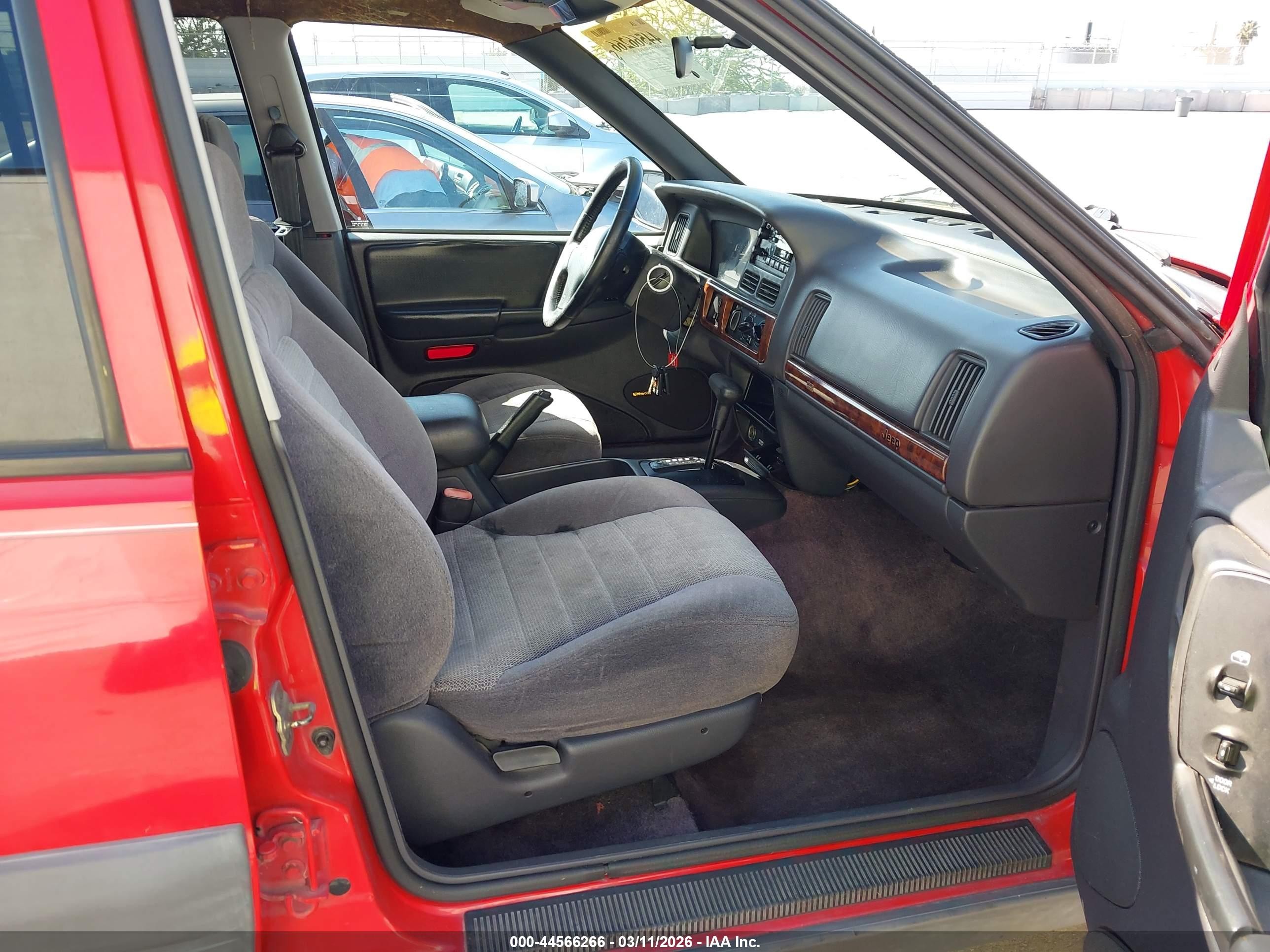 1996 Jeep Grand Cherokee Laredo Red vin: 1J4FX58S5TC339665