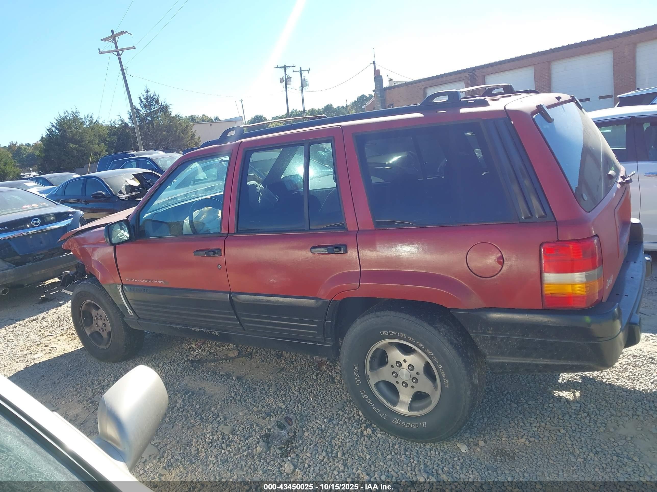 1996 Jeep Grand Cherokee Laredo Red vin: 1J4FX58S5TC397274
