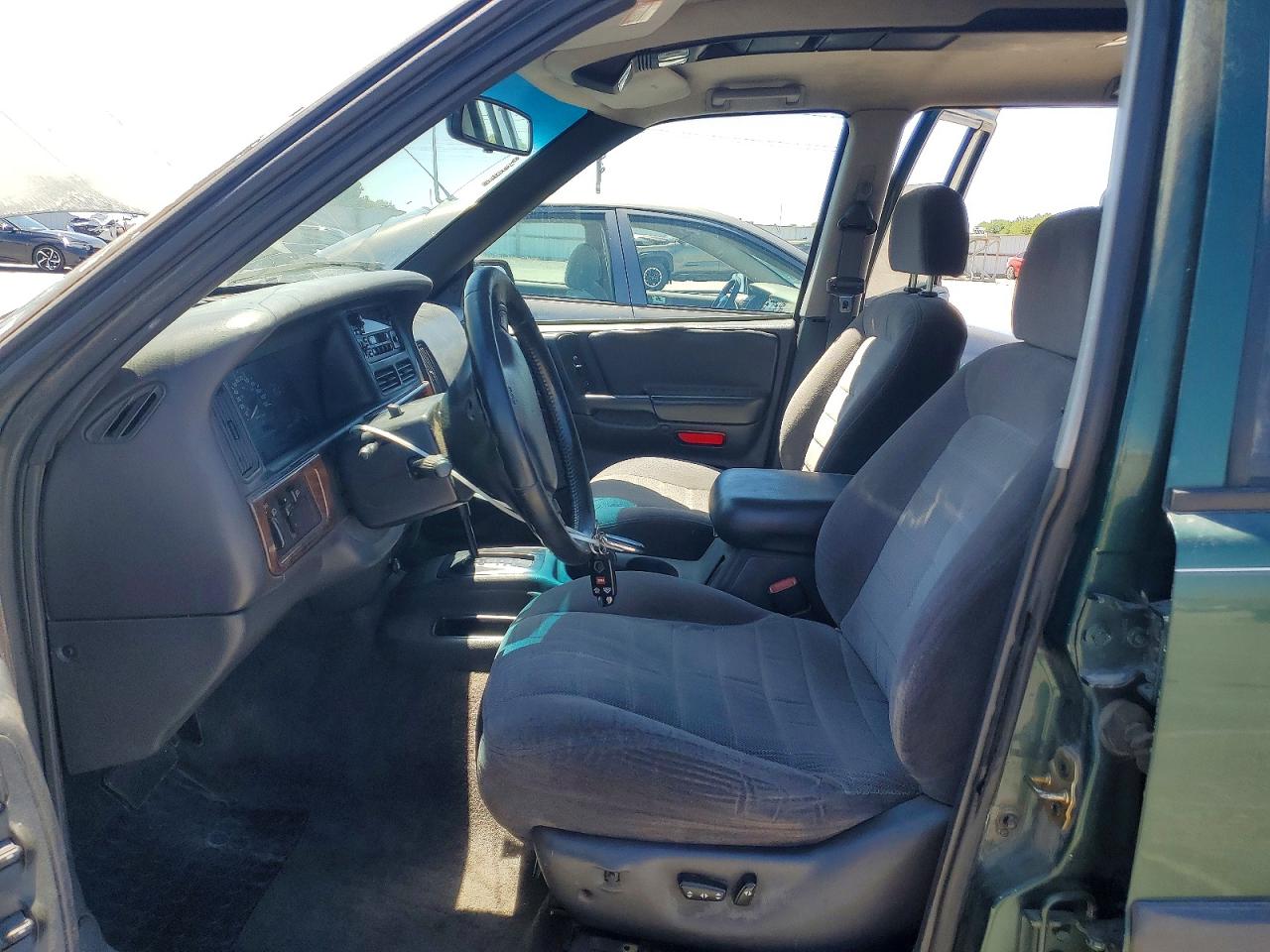1996 Jeep Grand Cherokee Laredo Green vin: 1J4FX58S6TC173642