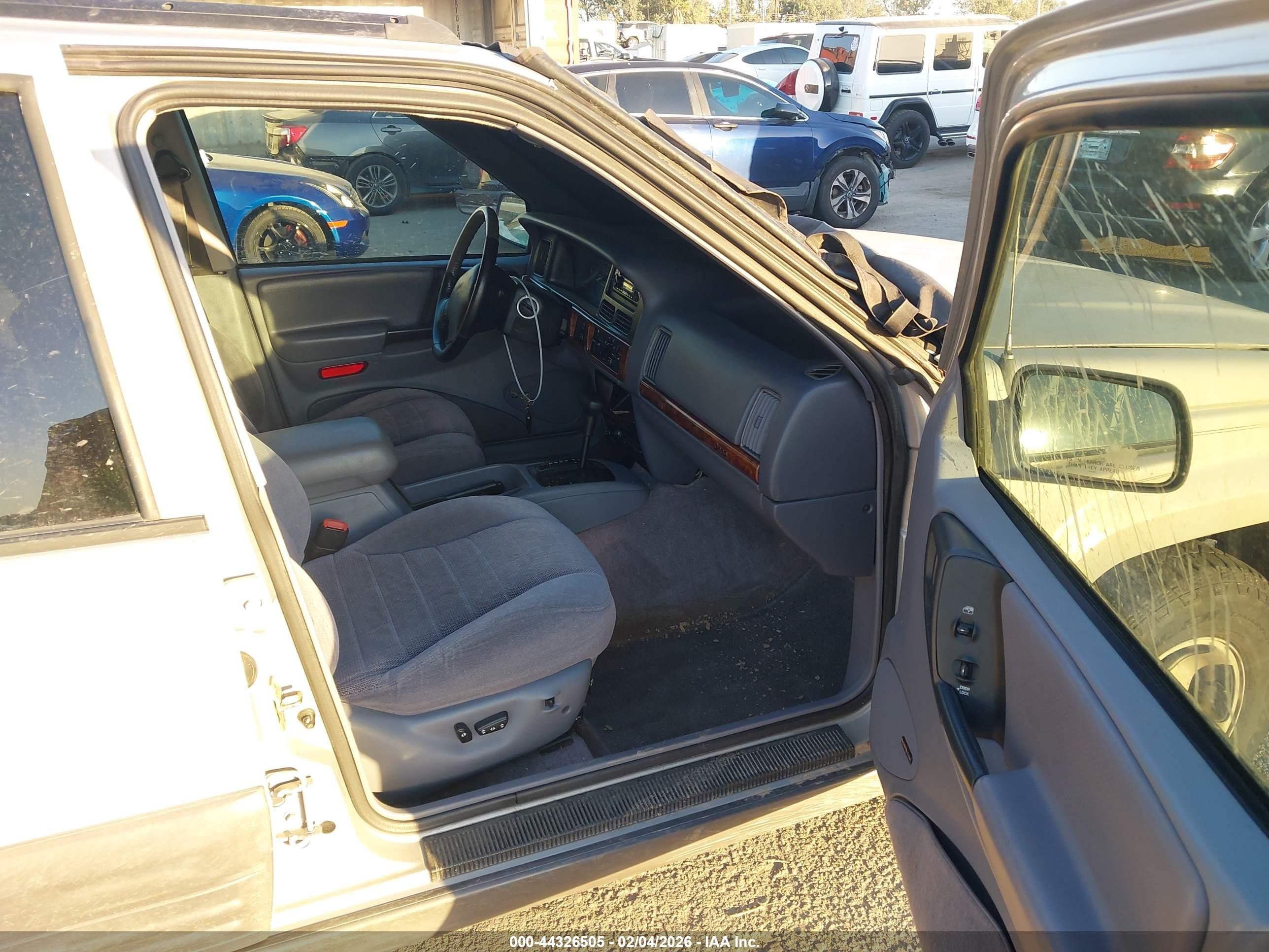 1996 Jeep Grand Cherokee Laredo Tan vin: 1J4FX58S6TC359326
