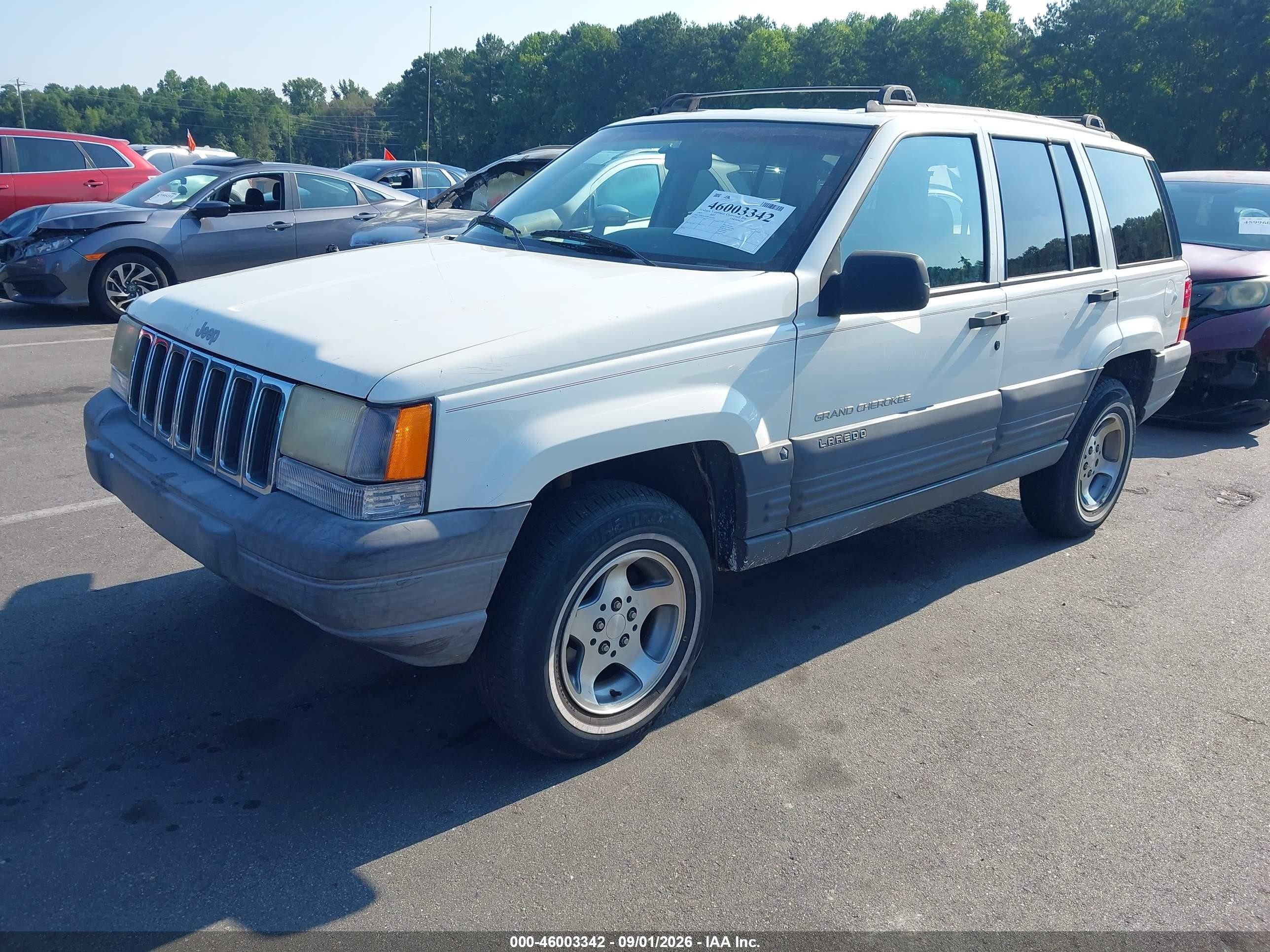 1997 Jeep Grand Cherokee Laredo/tsi White vin: 1J4FX58S7VC629764