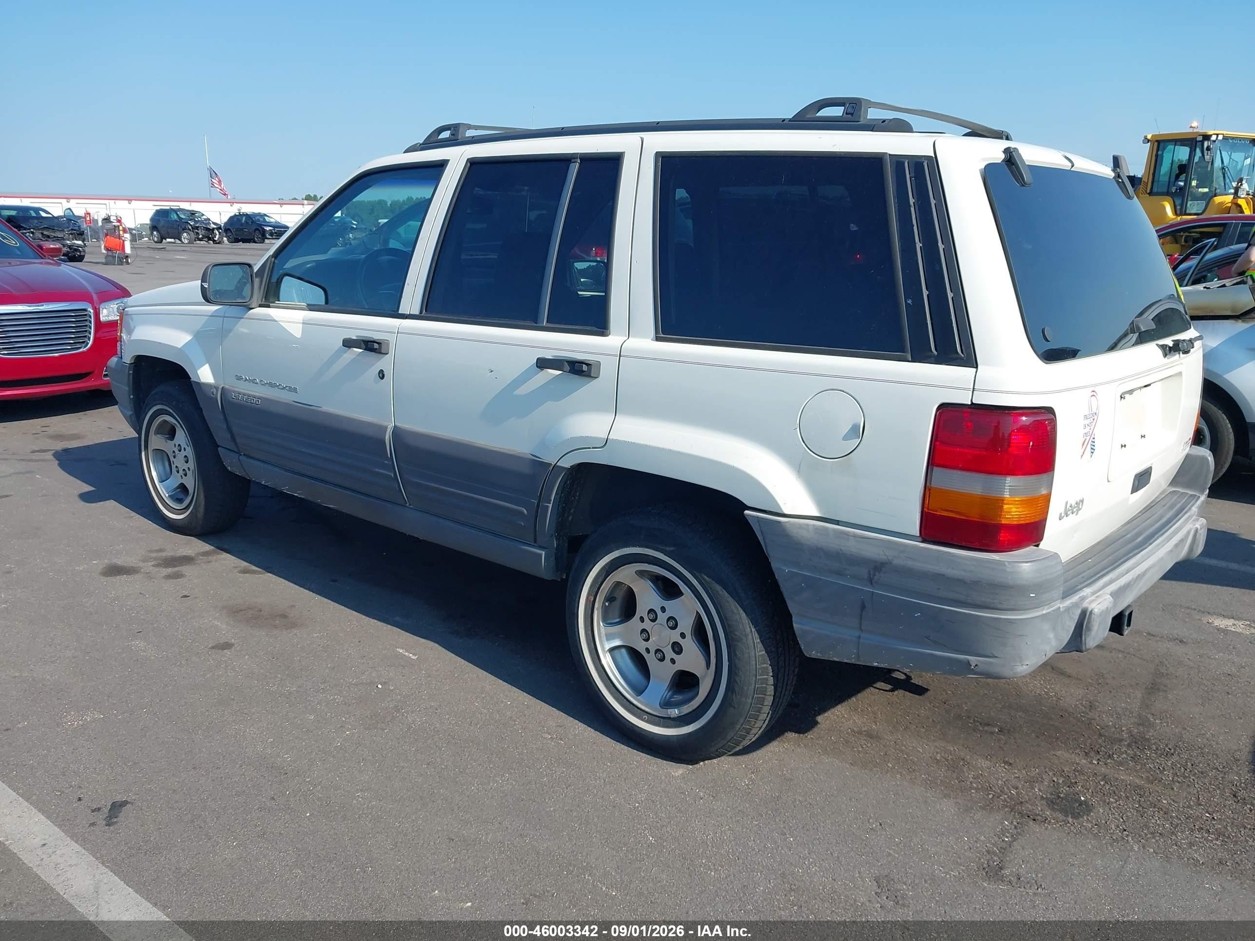 1997 Jeep Grand Cherokee Laredo/tsi White vin: 1J4FX58S7VC629764